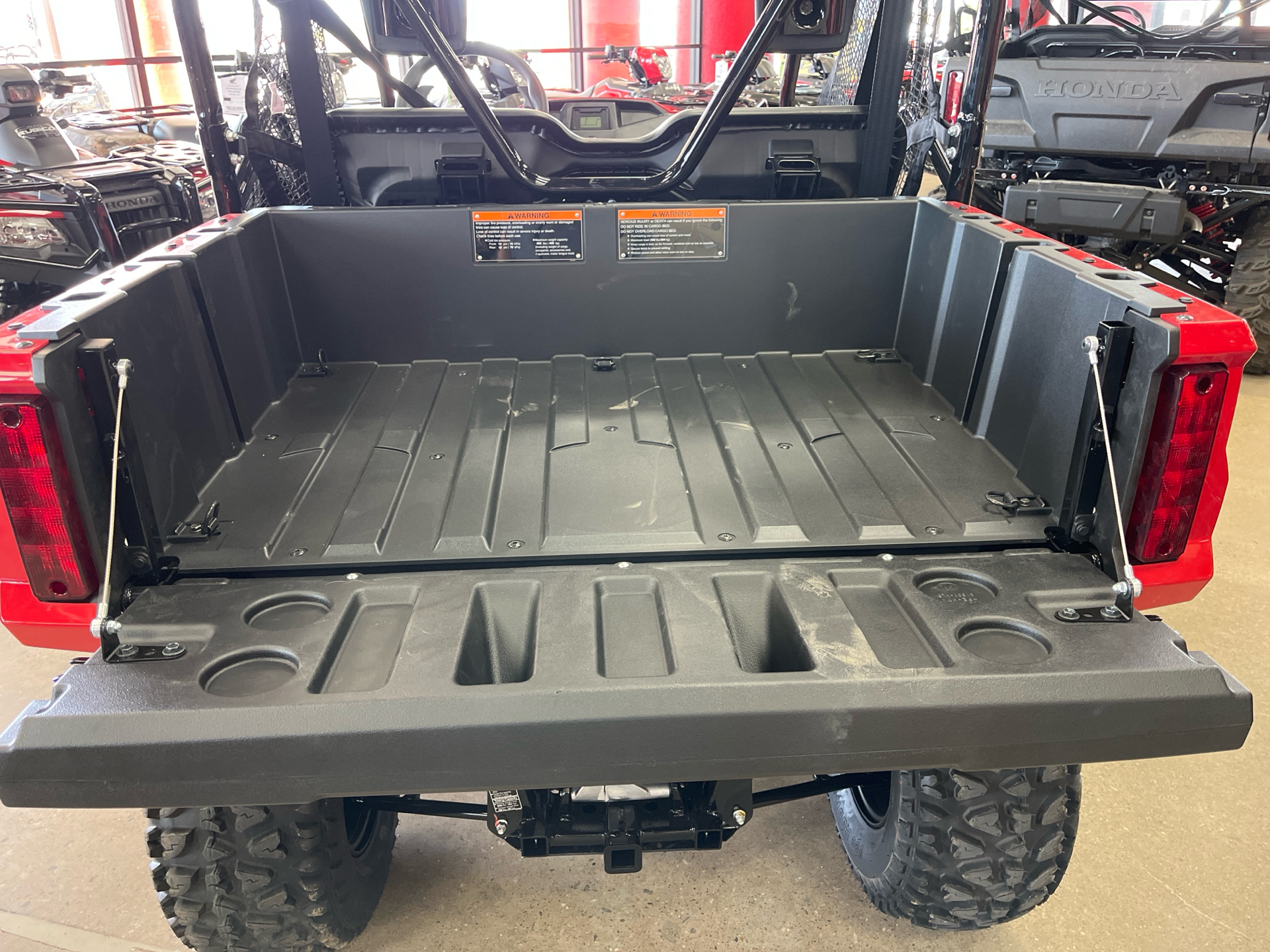 2025 Honda Pioneer 520 in Wichita, Kansas - Photo 12