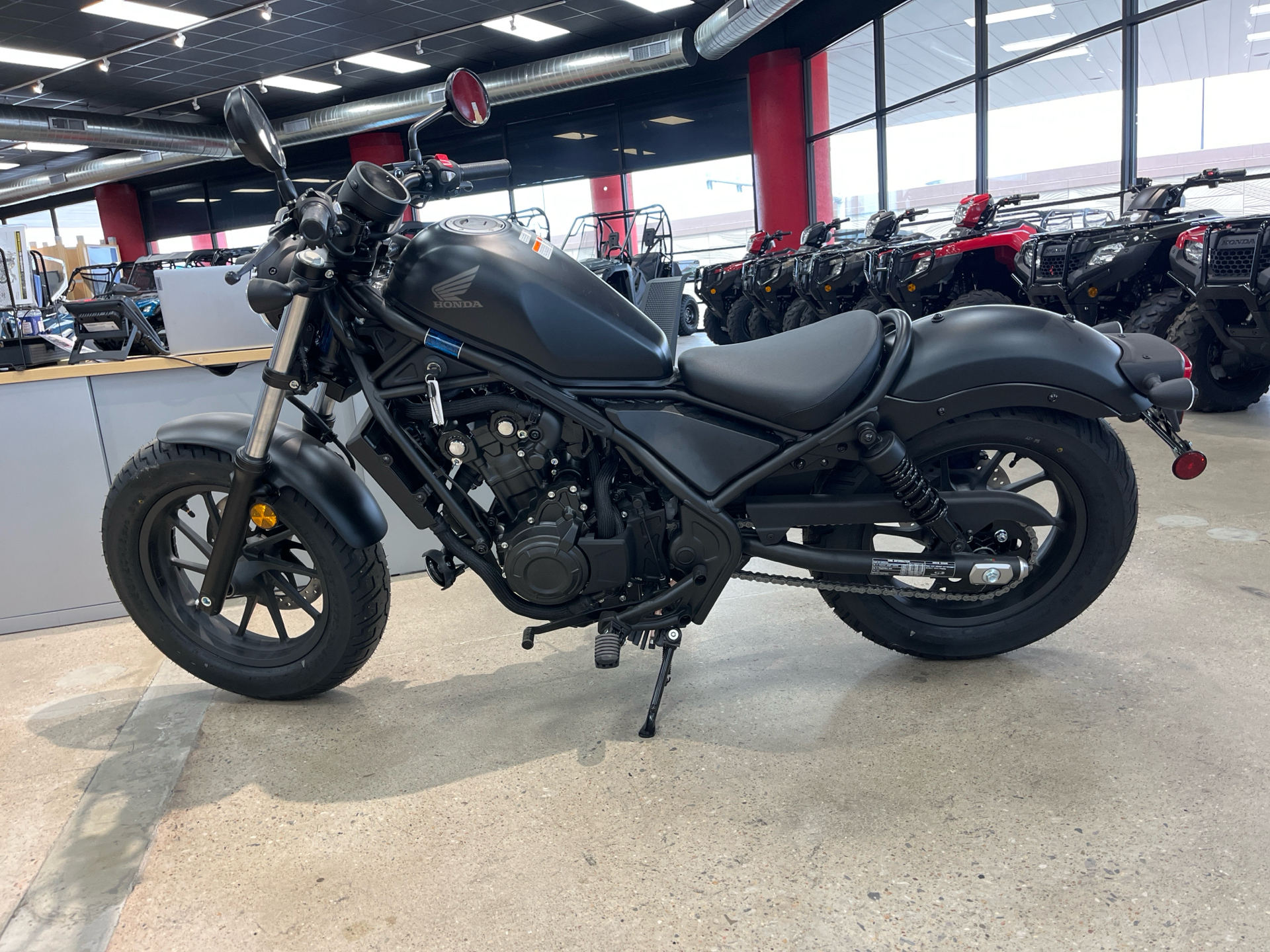 2025 Honda Rebel 500 in Wichita, Kansas - Photo 2