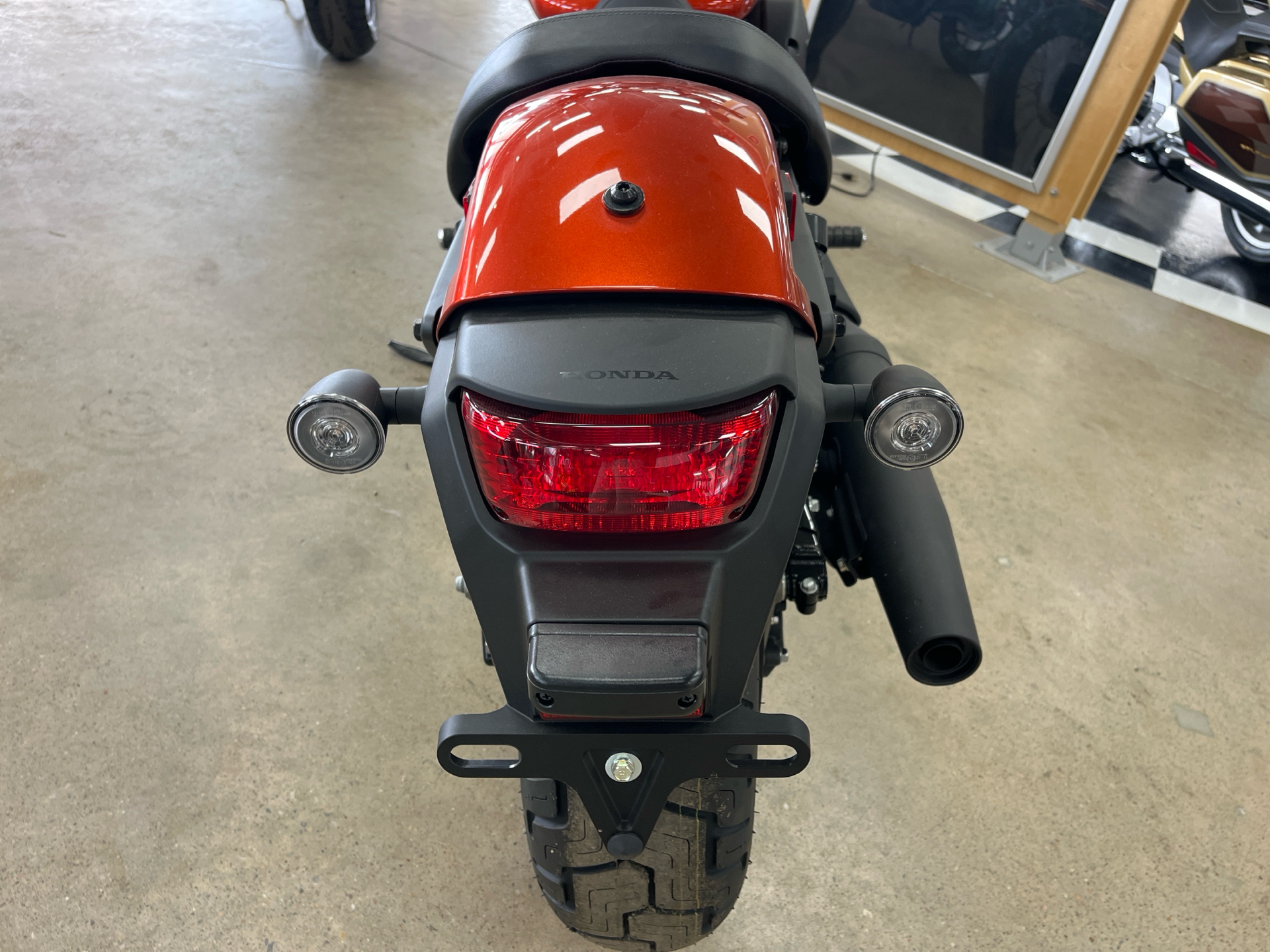 2025 Honda Shadow Phantom ABS in Wichita, Kansas - Photo 4
