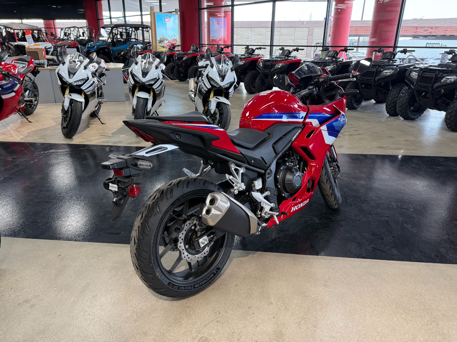 2025 Honda CBR500R in Wichita, Kansas - Photo 2
