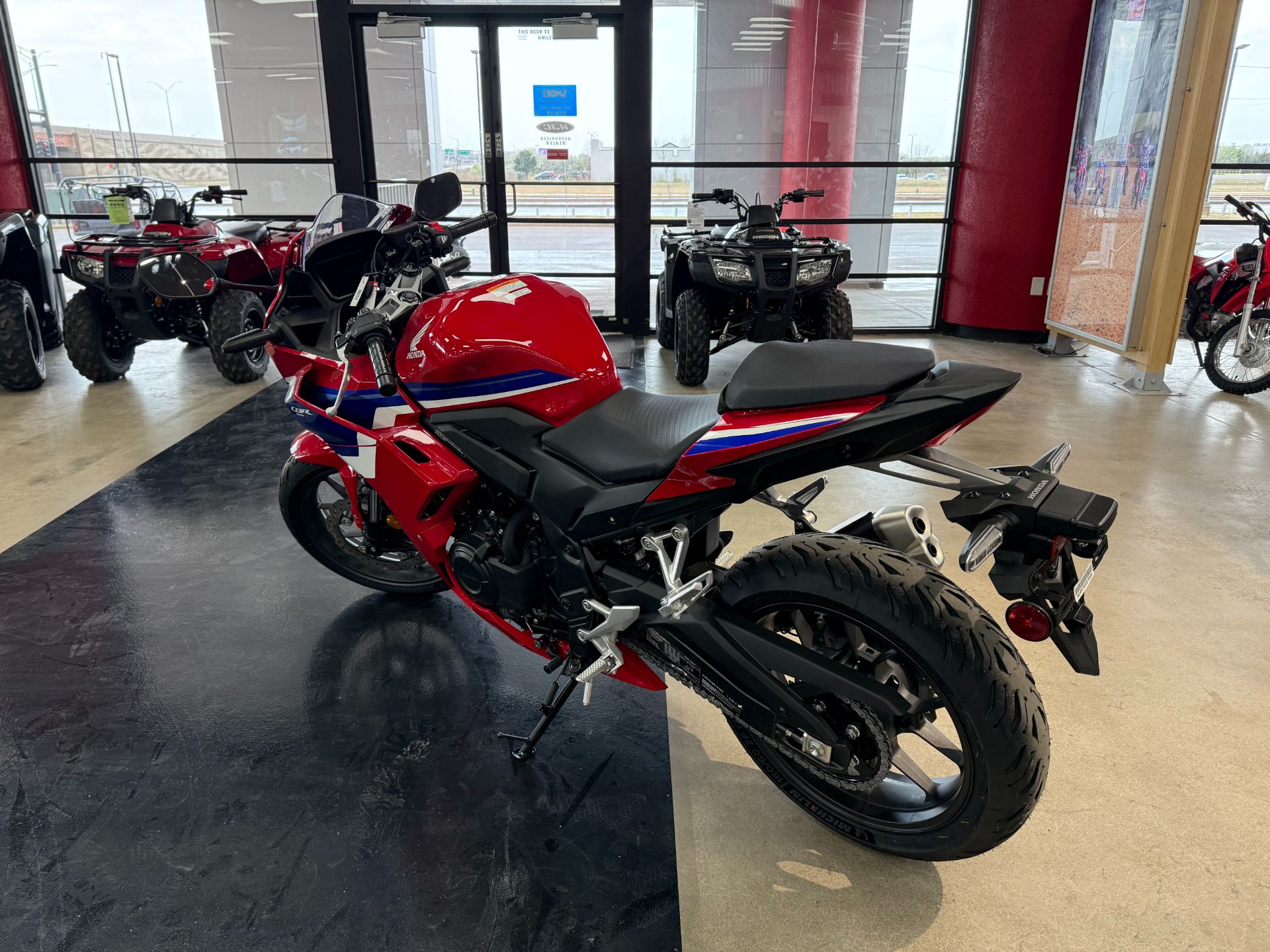 2025 Honda CBR500R in Wichita, Kansas - Photo 4