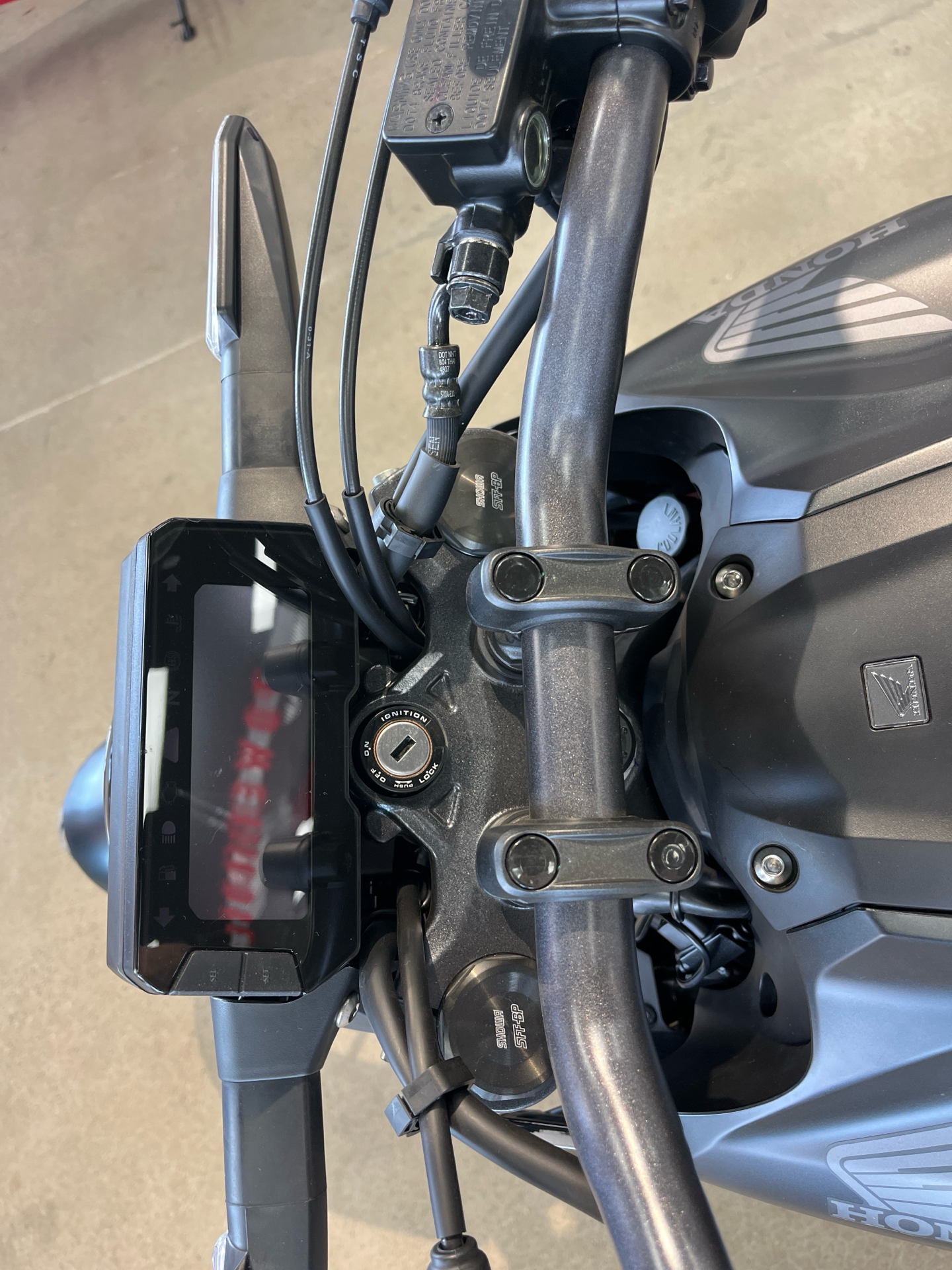 2025 Honda CB300R ABS in Wichita, Kansas - Photo 5