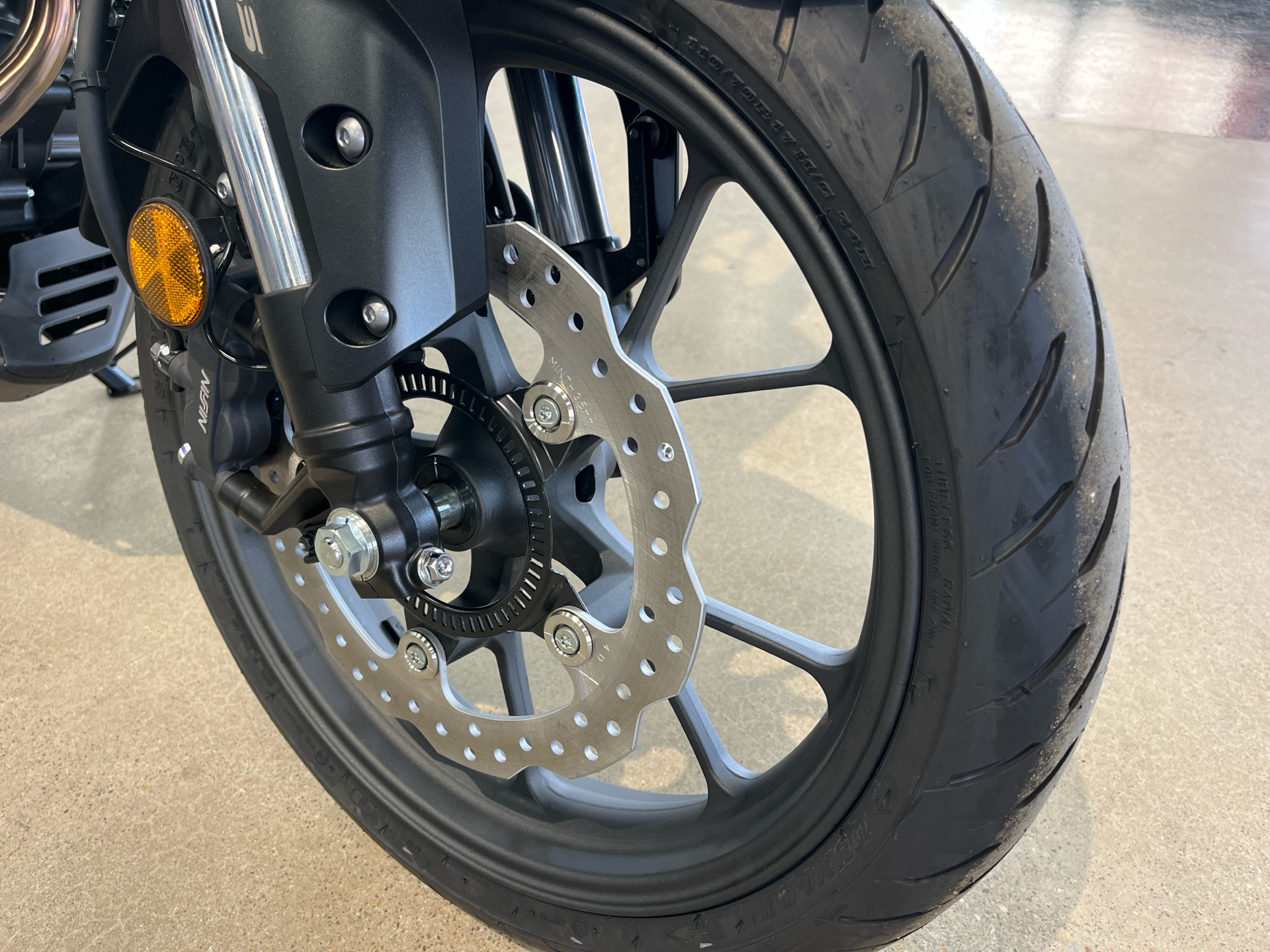 2025 Honda CB300R ABS in Wichita, Kansas - Photo 8