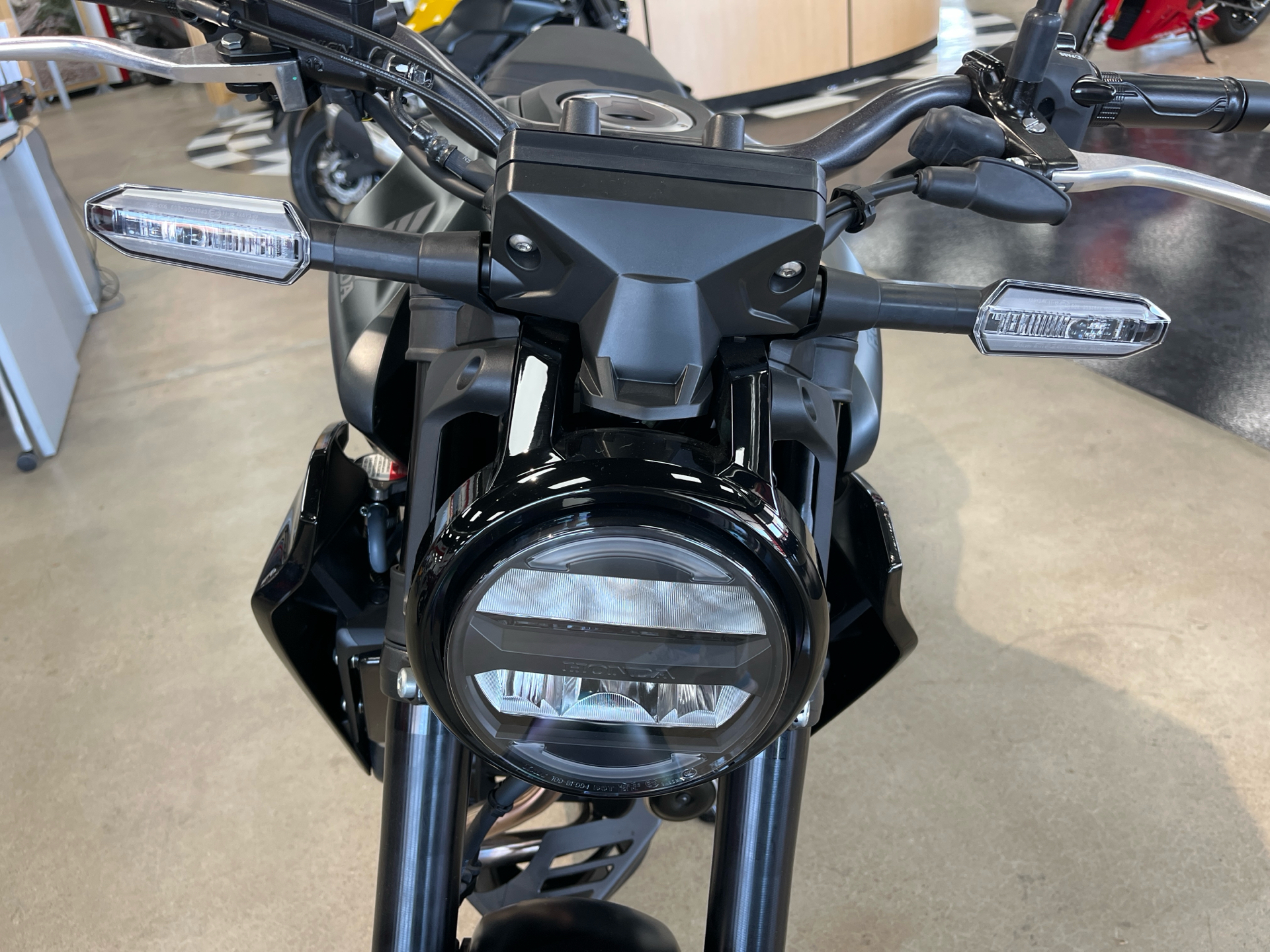 2025 Honda CB300R ABS in Wichita, Kansas - Photo 3