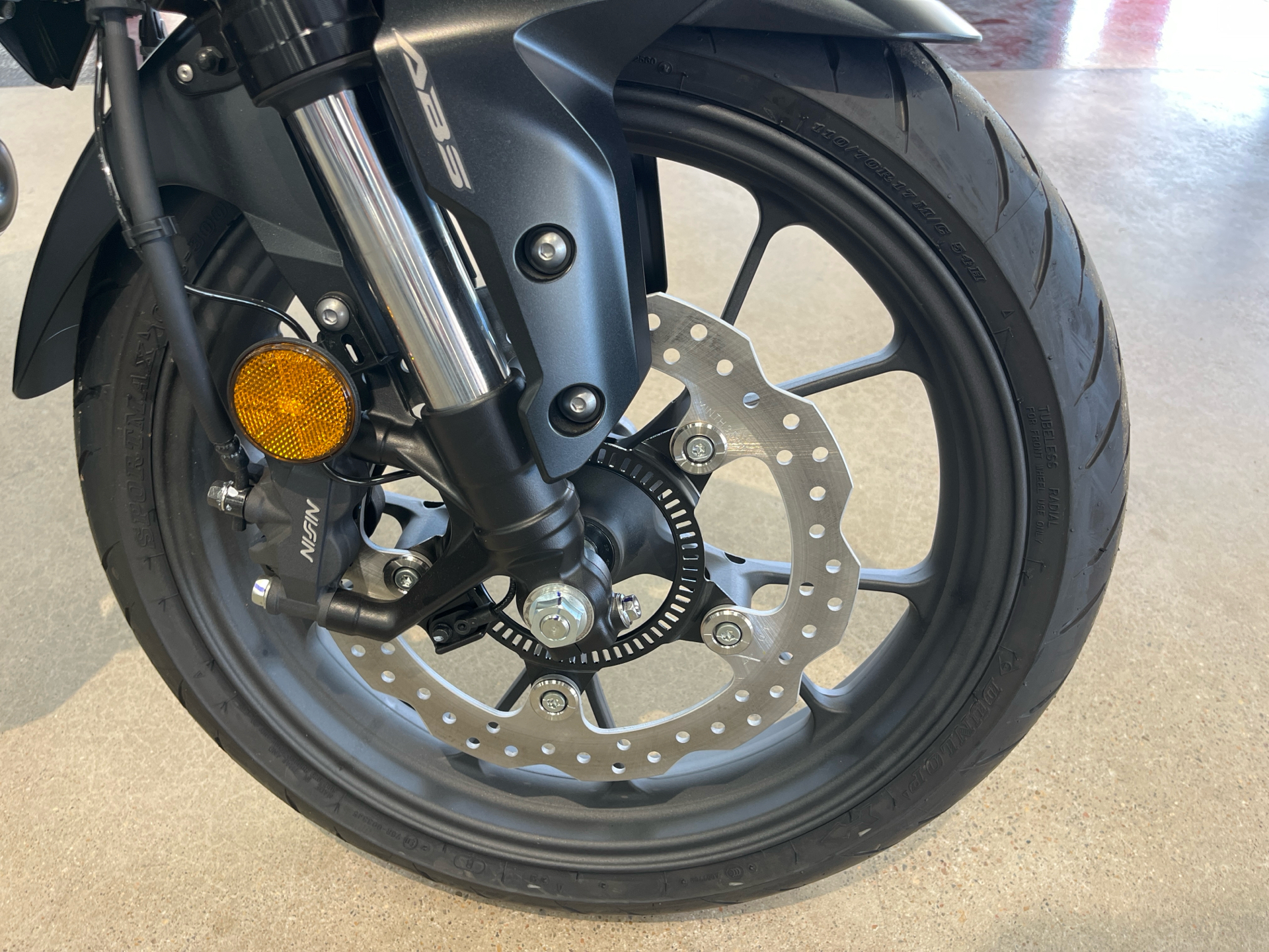 2025 Honda CB300R ABS in Wichita, Kansas - Photo 6