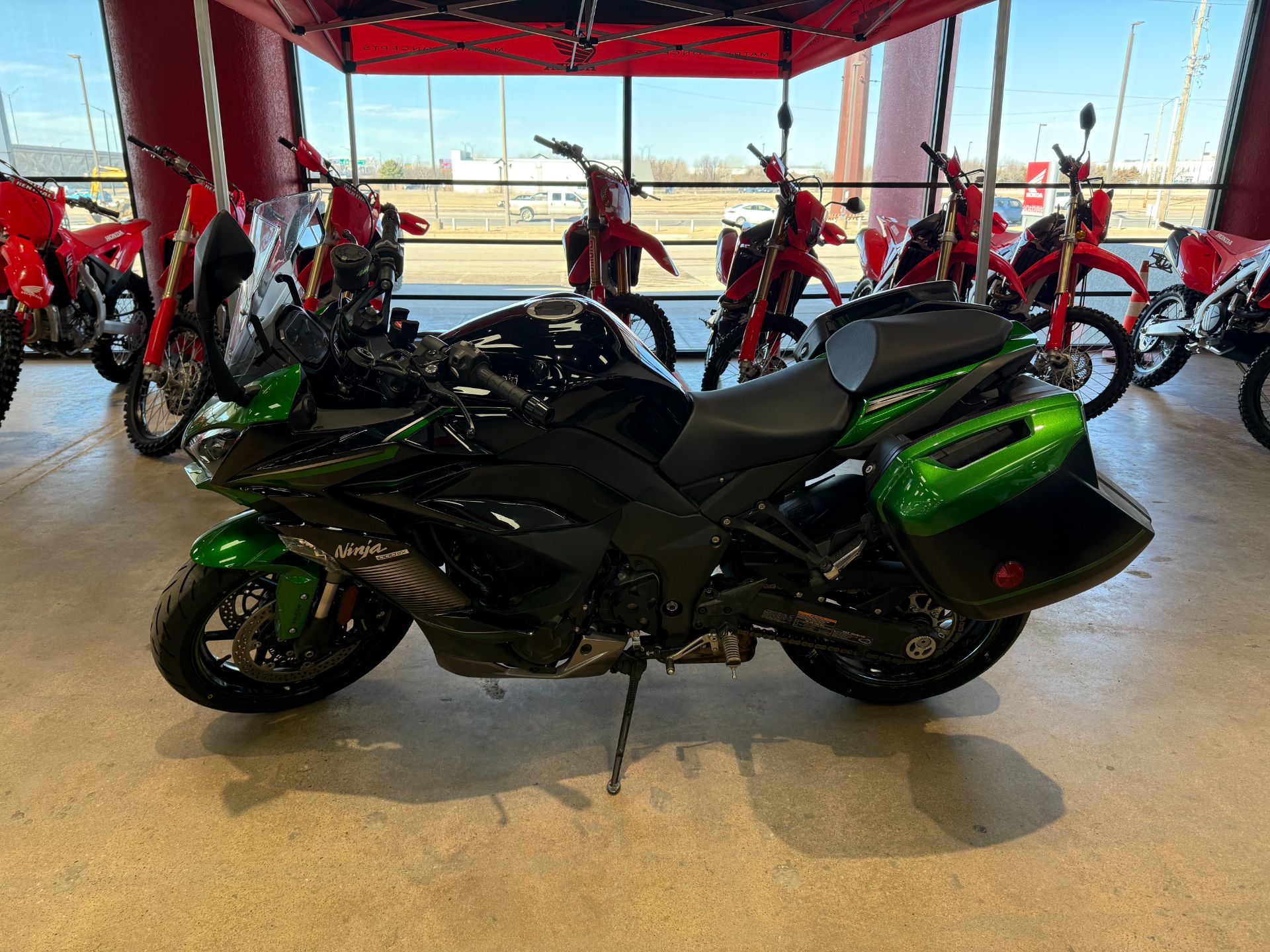 2023 Kawasaki Ninja 1000SX in Wichita, Kansas - Photo 5