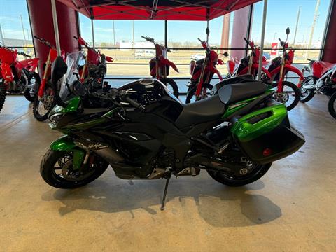 2023 Kawasaki Ninja 1000SX in Wichita, Kansas - Photo 5