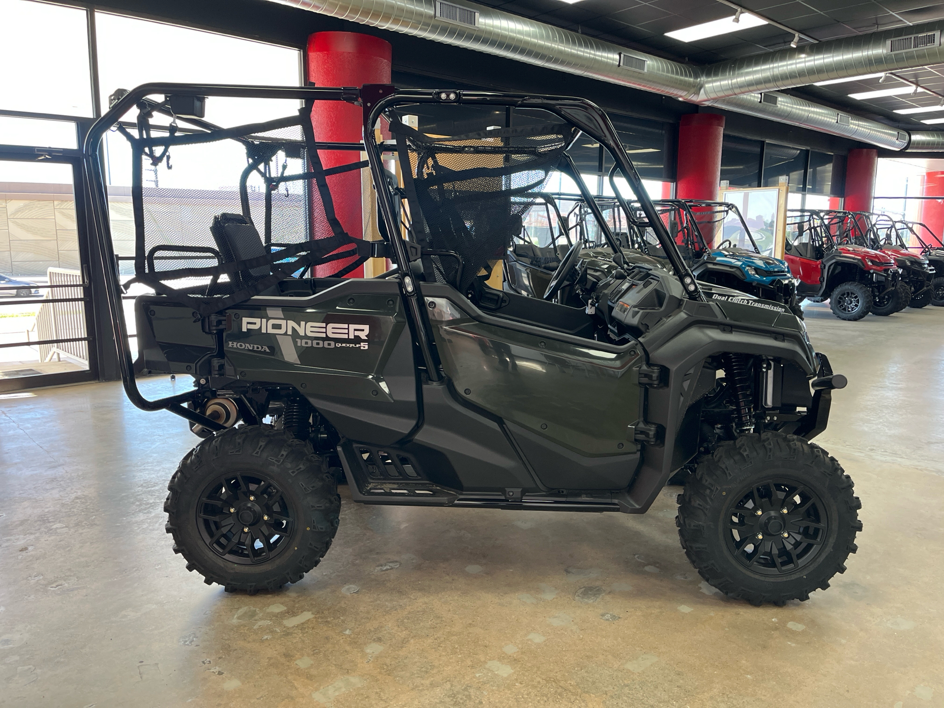 2025 Honda Pioneer 1000-5 Deluxe in Wichita, Kansas - Photo 2