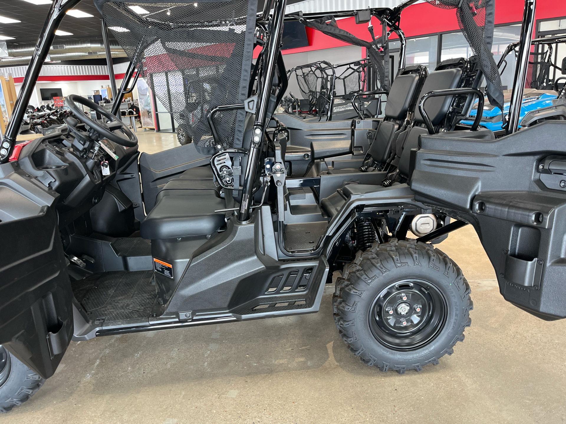 2025 Honda Pioneer 1000-5 in Wichita, Kansas - Photo 5