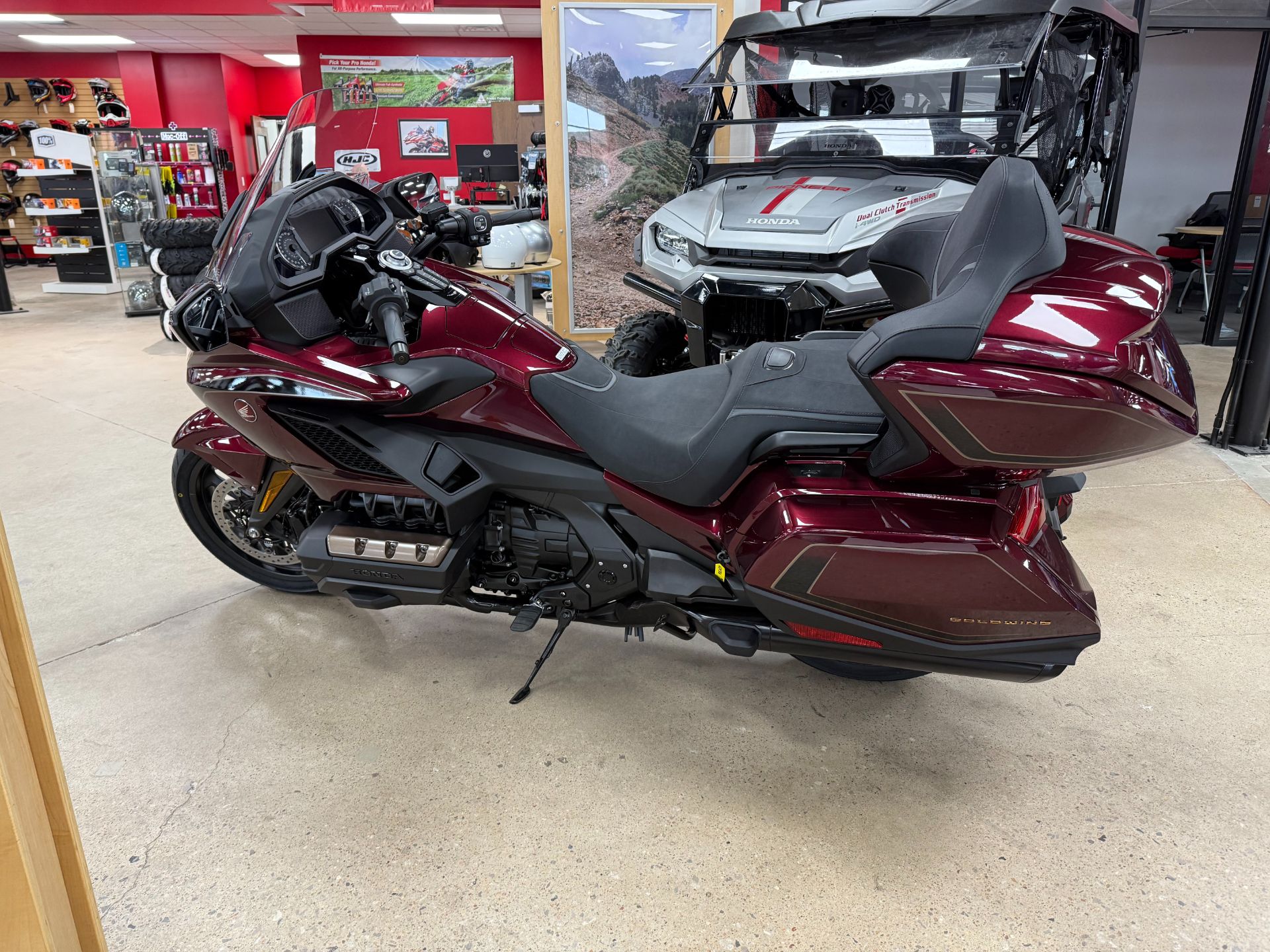 2025 Honda Gold Wing Tour DCT 50th Anniversary in Wichita, Kansas - Photo 10