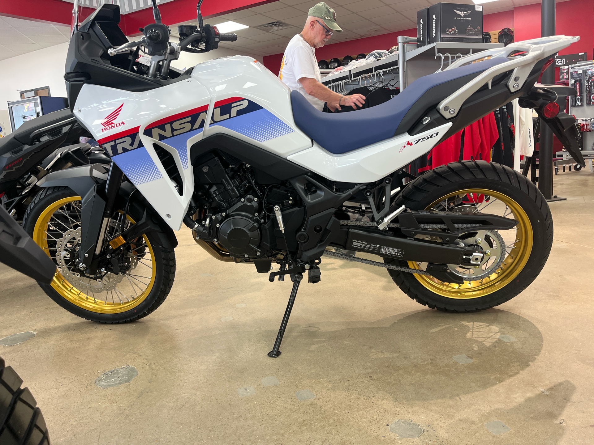 2025 Honda Transalp in Wichita, Kansas - Photo 3