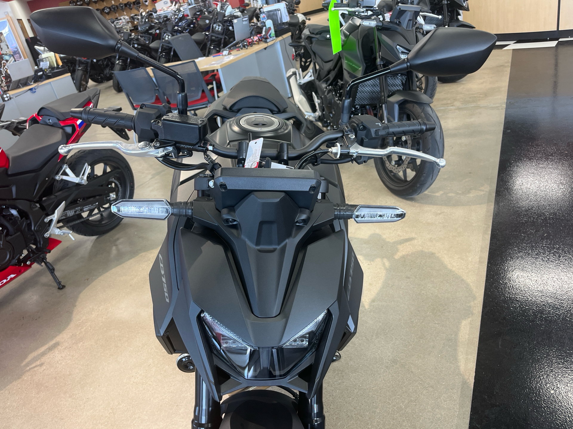 2025 Honda CB750 Hornet in Wichita, Kansas - Photo 2