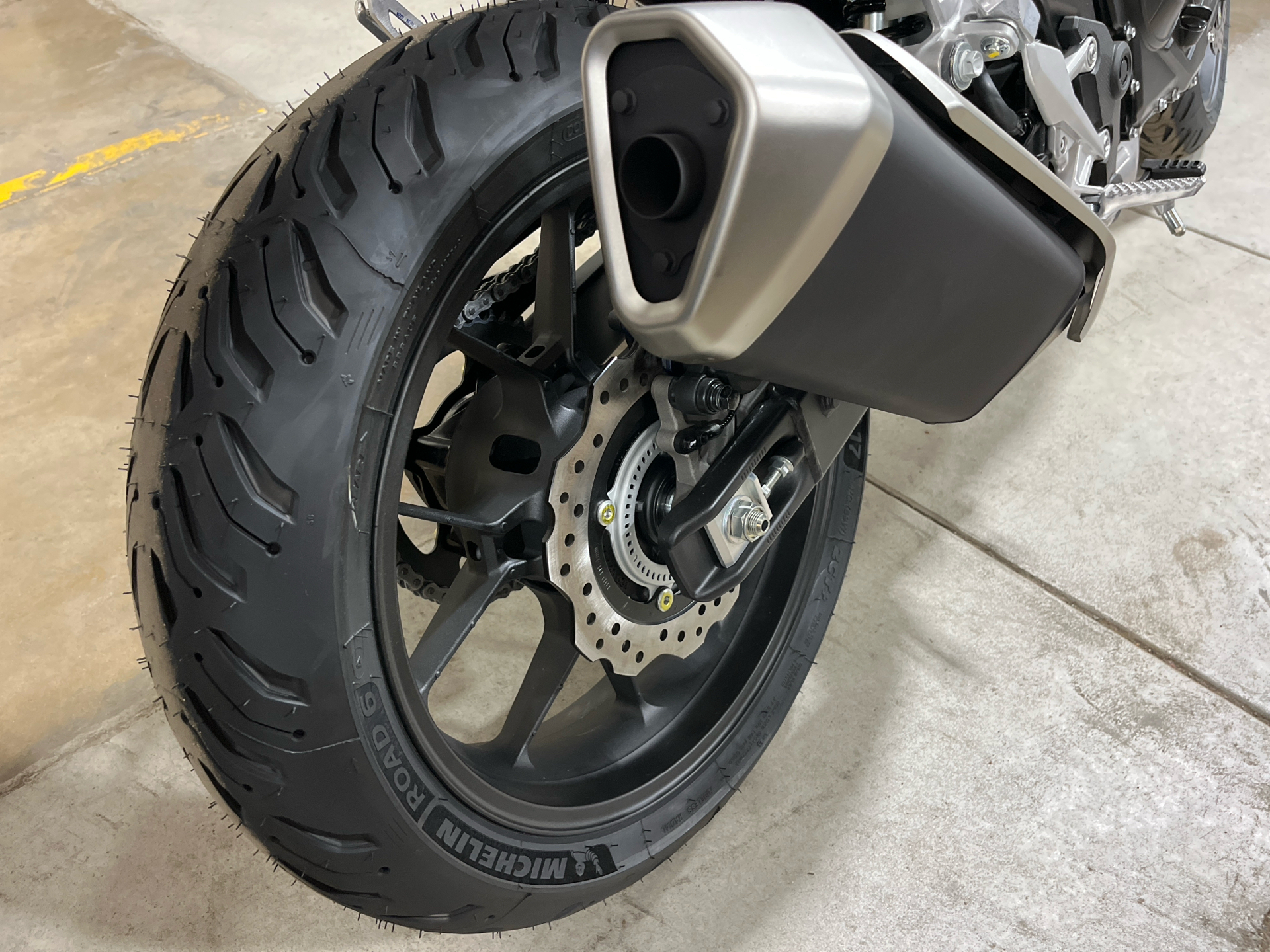 2025 Honda CB750 Hornet in Wichita, Kansas - Photo 11