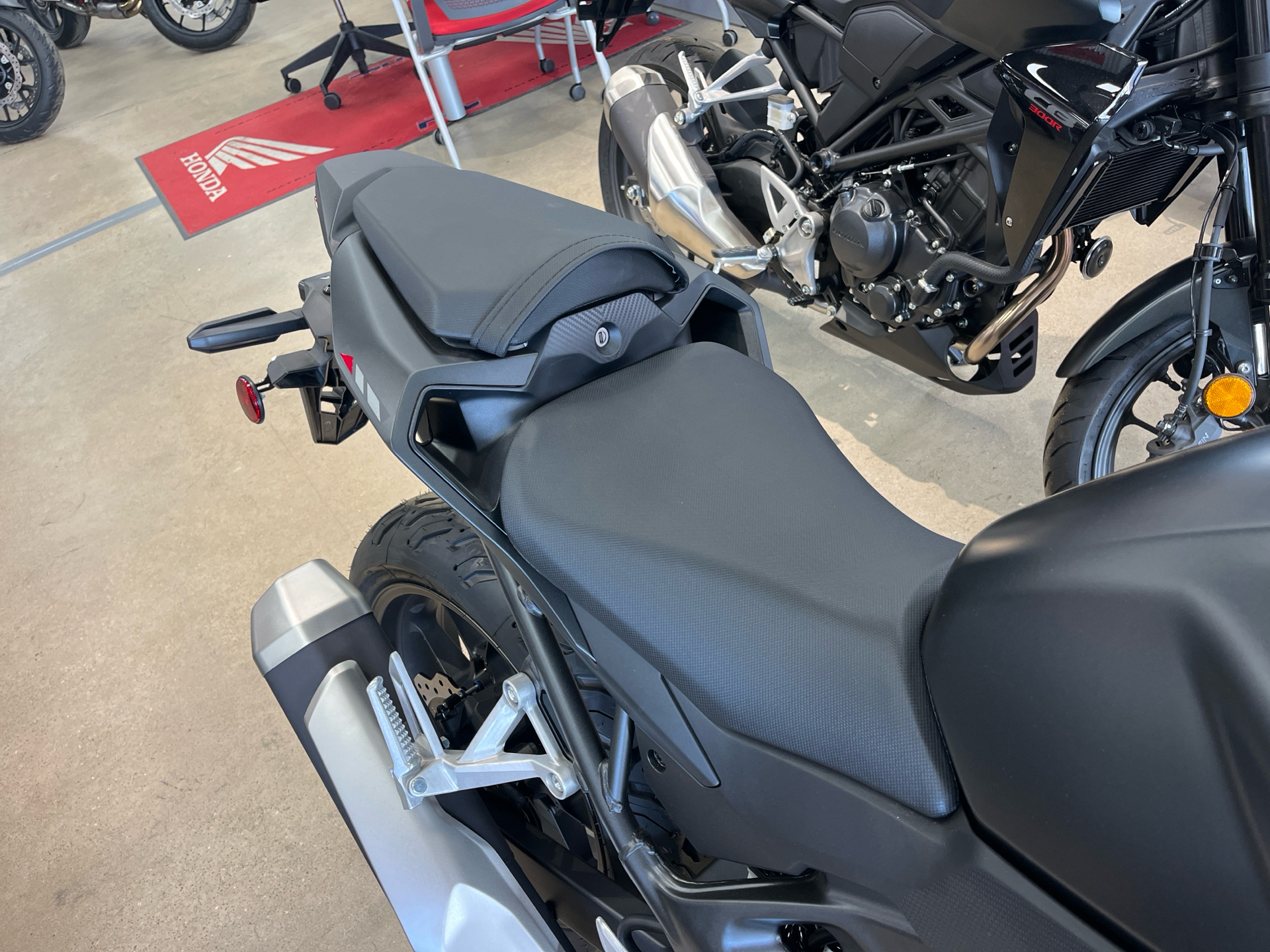 2025 Honda CB750 Hornet in Wichita, Kansas - Photo 8