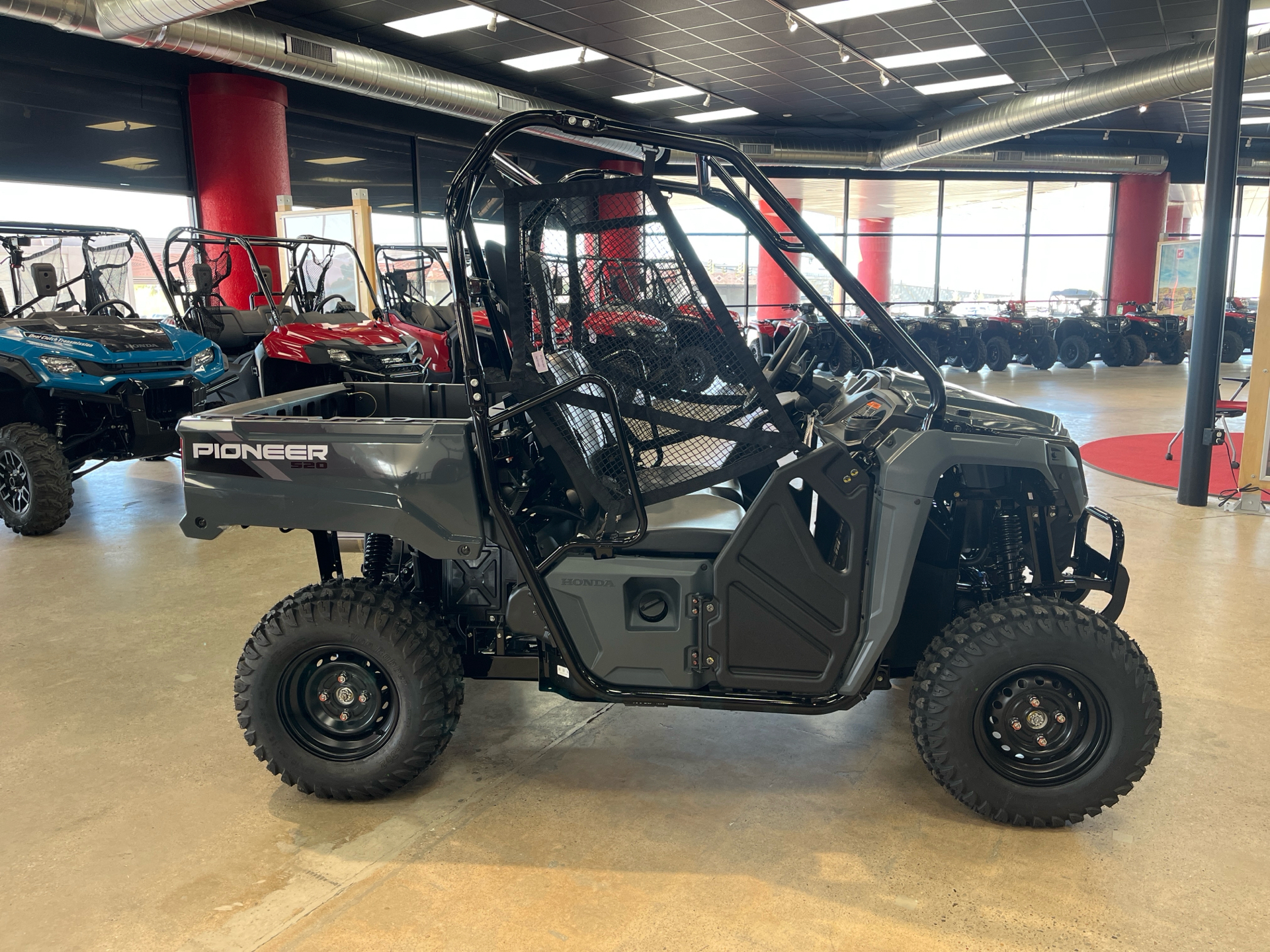 2025 Honda Pioneer 520 in Wichita, Kansas - Photo 2