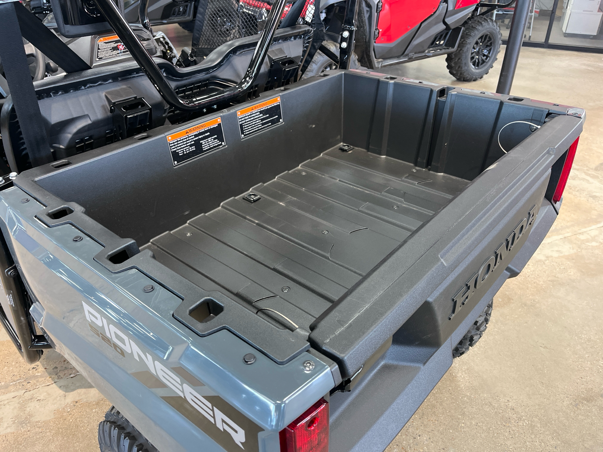 2025 Honda Pioneer 520 in Wichita, Kansas - Photo 5