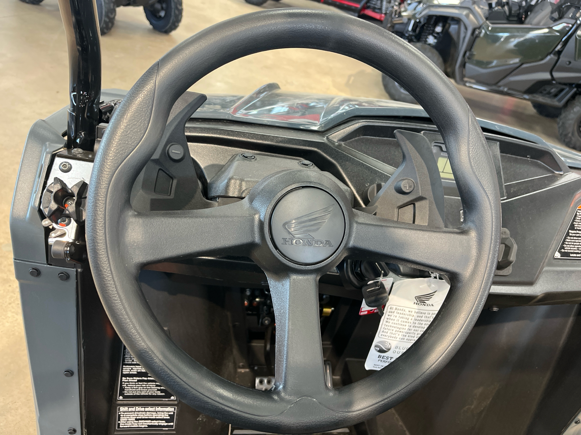 2025 Honda Pioneer 520 in Wichita, Kansas - Photo 7