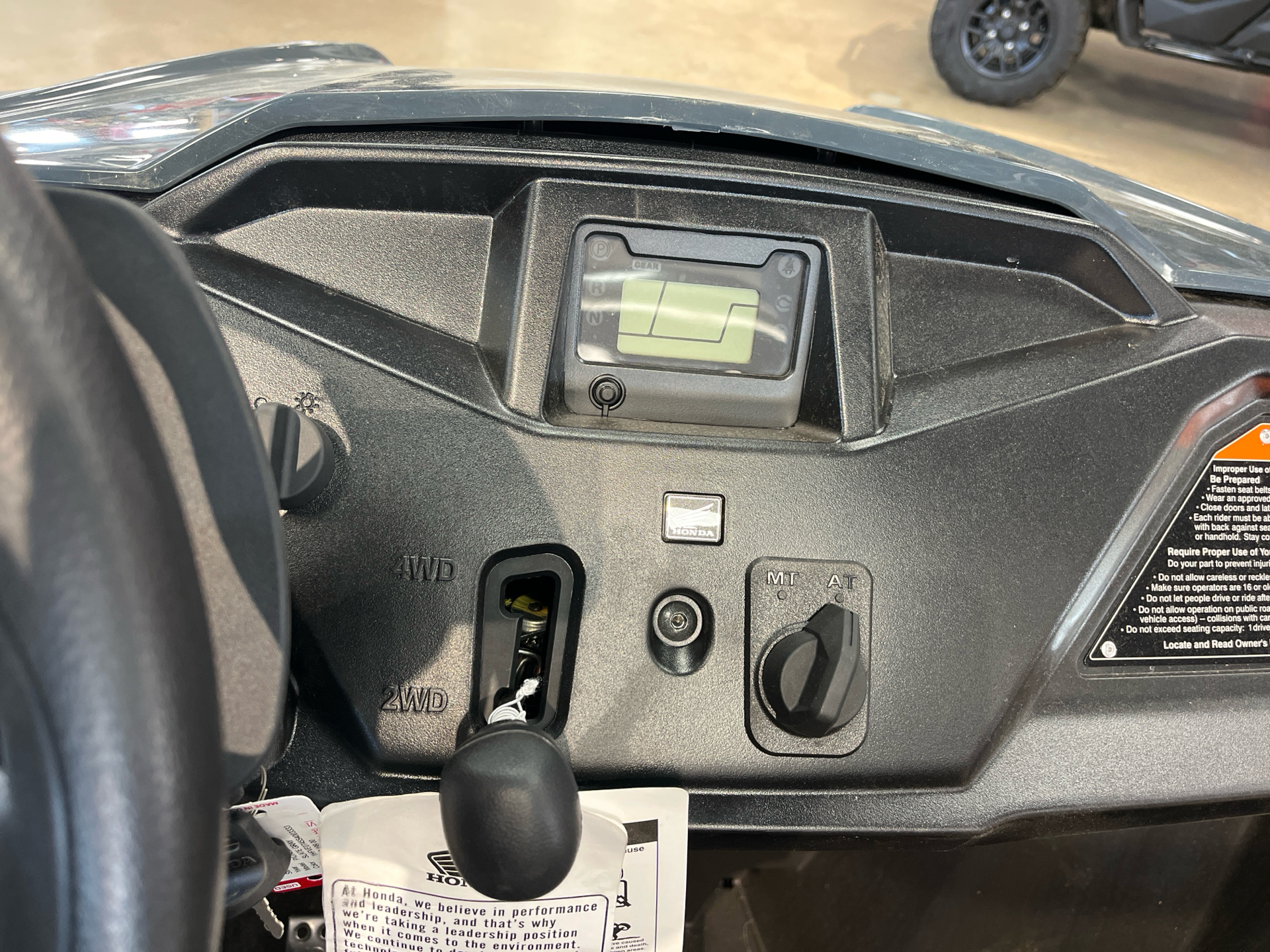 2025 Honda Pioneer 520 in Wichita, Kansas - Photo 8