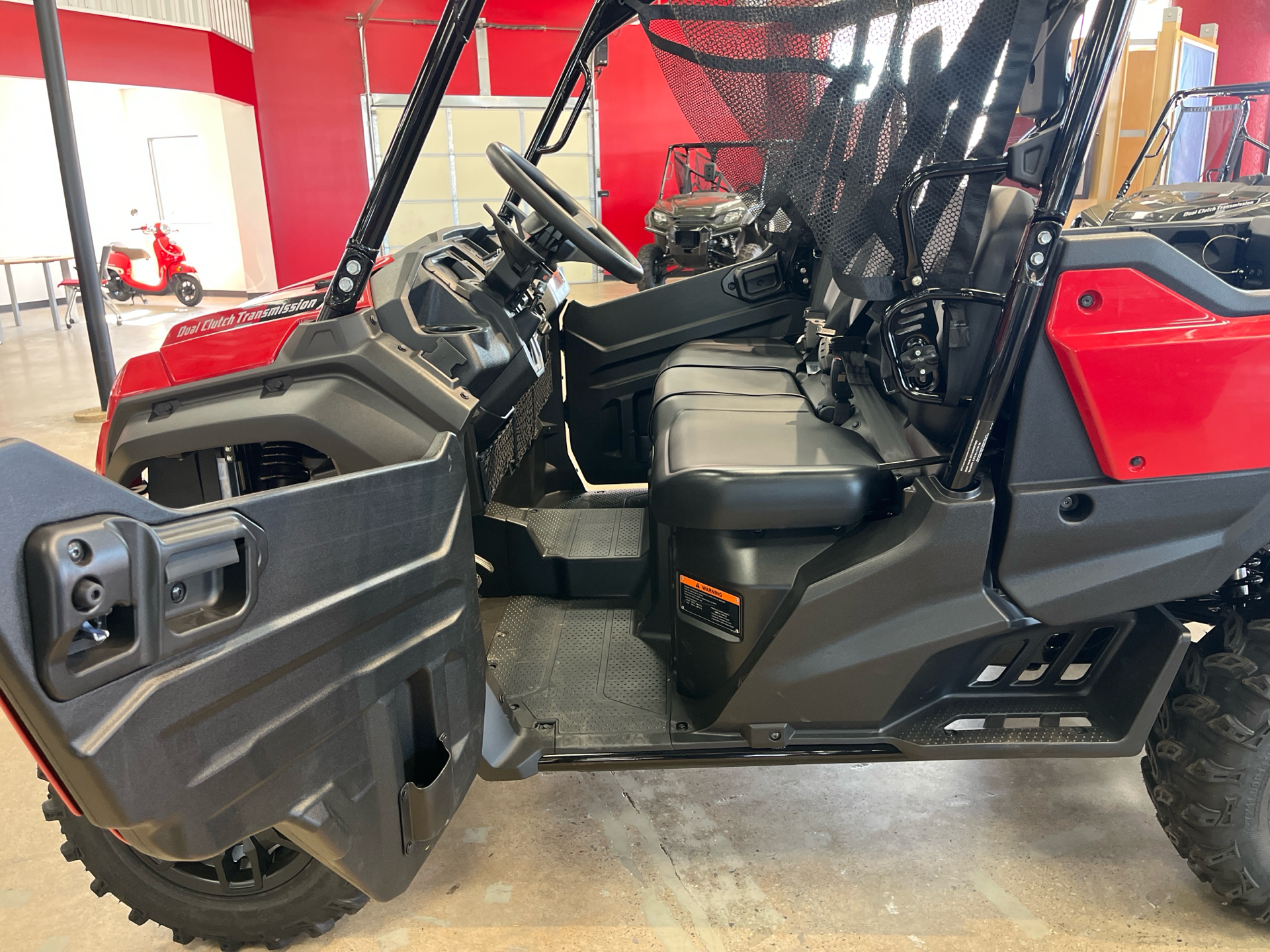 2025 Honda Pioneer 1000 Deluxe in Wichita, Kansas - Photo 5