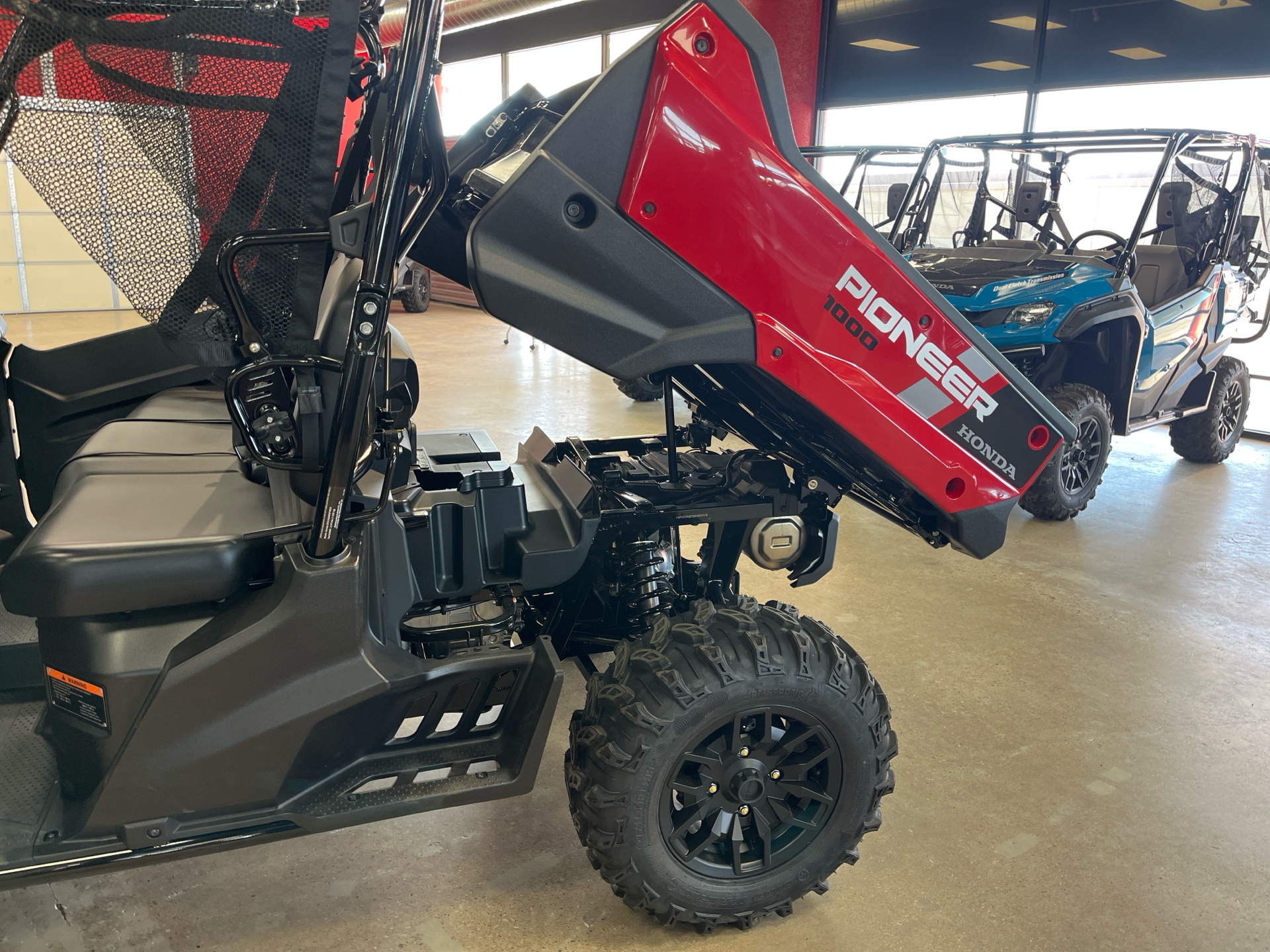 2025 Honda Pioneer 1000 Deluxe in Wichita, Kansas - Photo 8