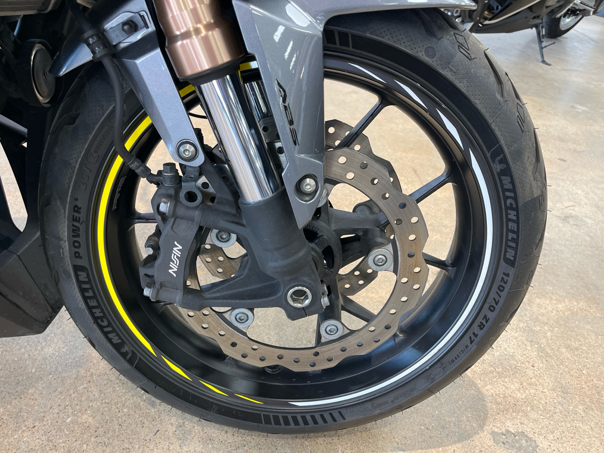 2022 Honda CBR500R ABS in Wichita, Kansas - Photo 10