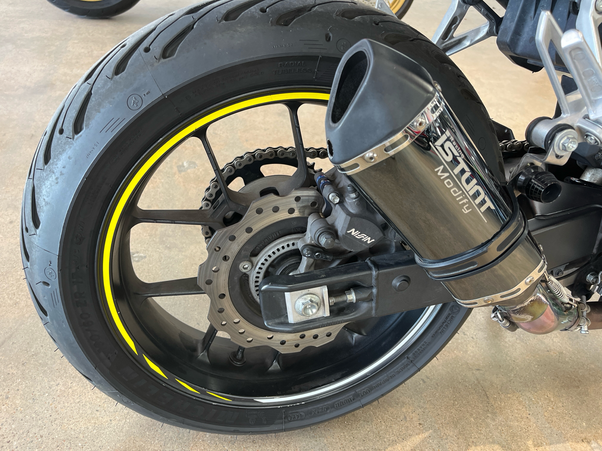 2022 Honda CBR500R ABS in Wichita, Kansas - Photo 11