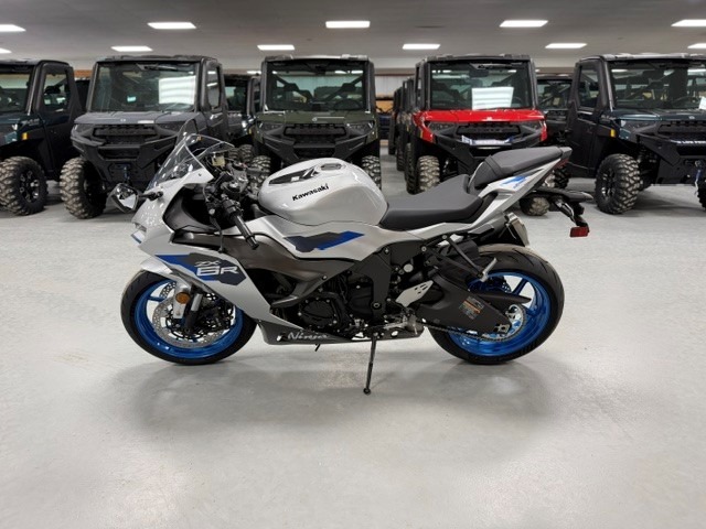 2027 Kawasaki Ninja® ZX-6R ABS 2