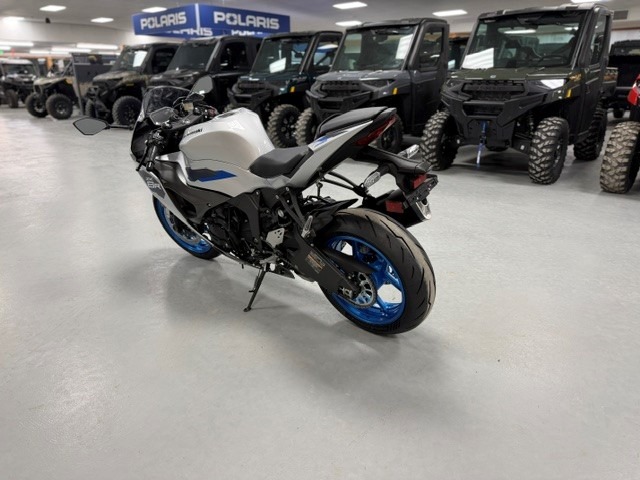 2027 Kawasaki Ninja® ZX-6R ABS 6