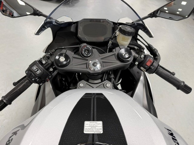 2027 Kawasaki Ninja® ZX-6R ABS 9