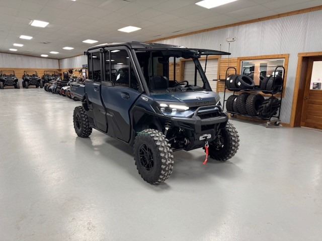 2026 Can-Am™ Defender MAX Limited HD11 2