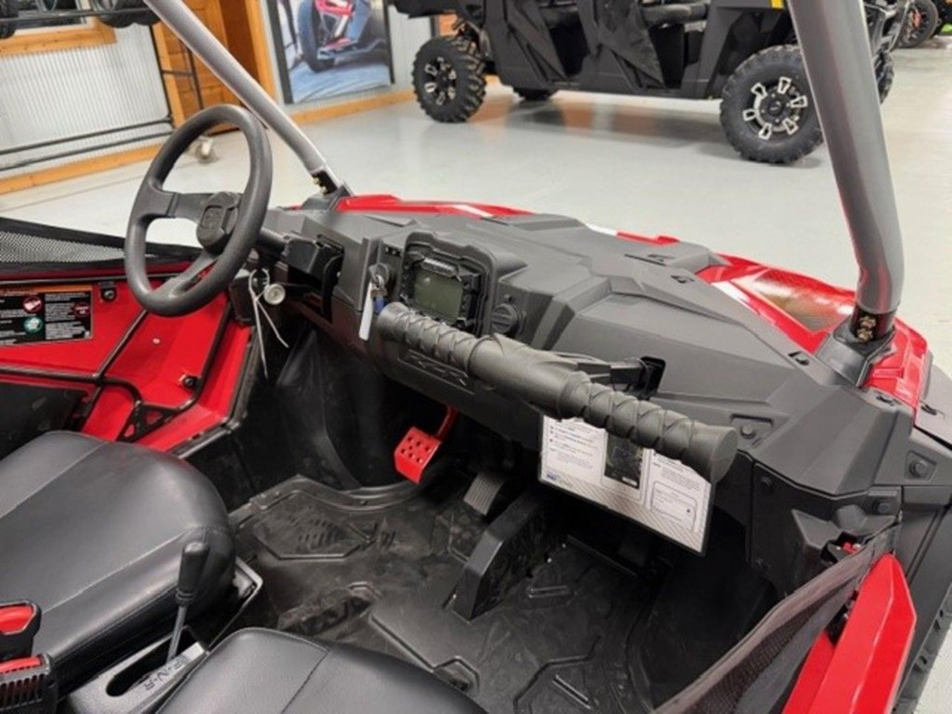 2026 Polaris RZR 200 EFI 11