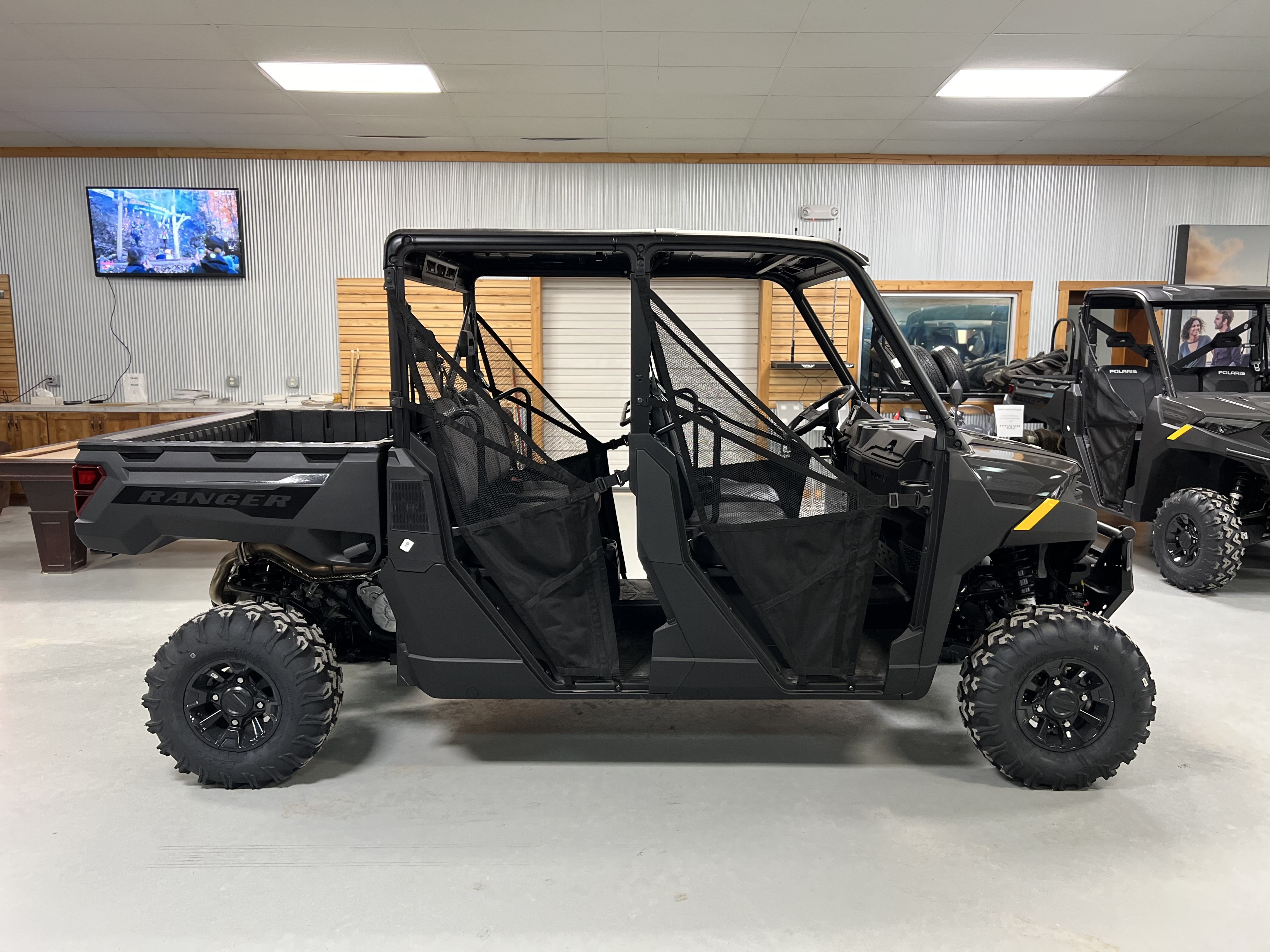 2027 Polaris Ranger Crew 1000 Premium 4