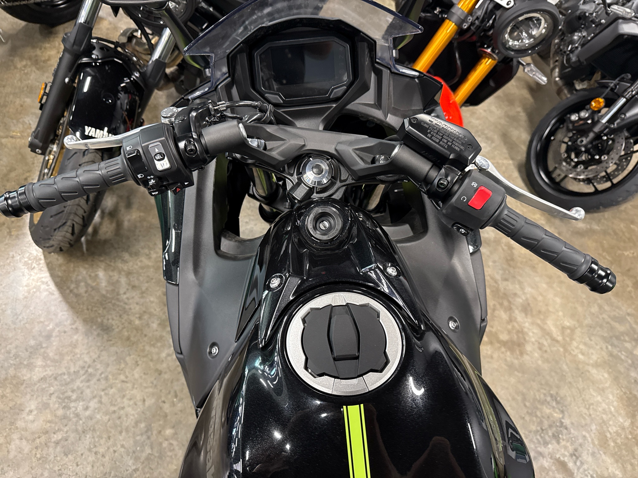 2026 Kawasaki Ninja® 650 ABS 4