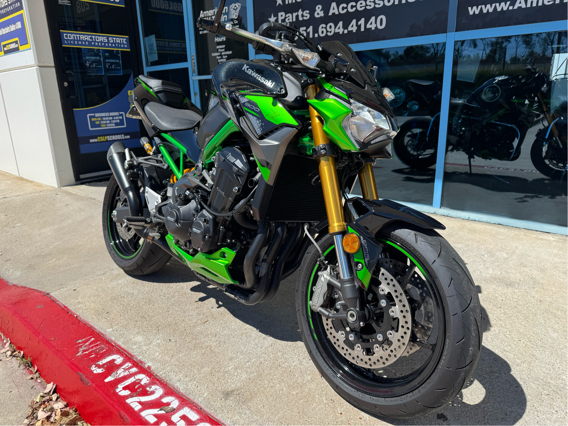 Used 2024 Kawasaki Z900 SE ABS Metallic Spark Black / Metallic