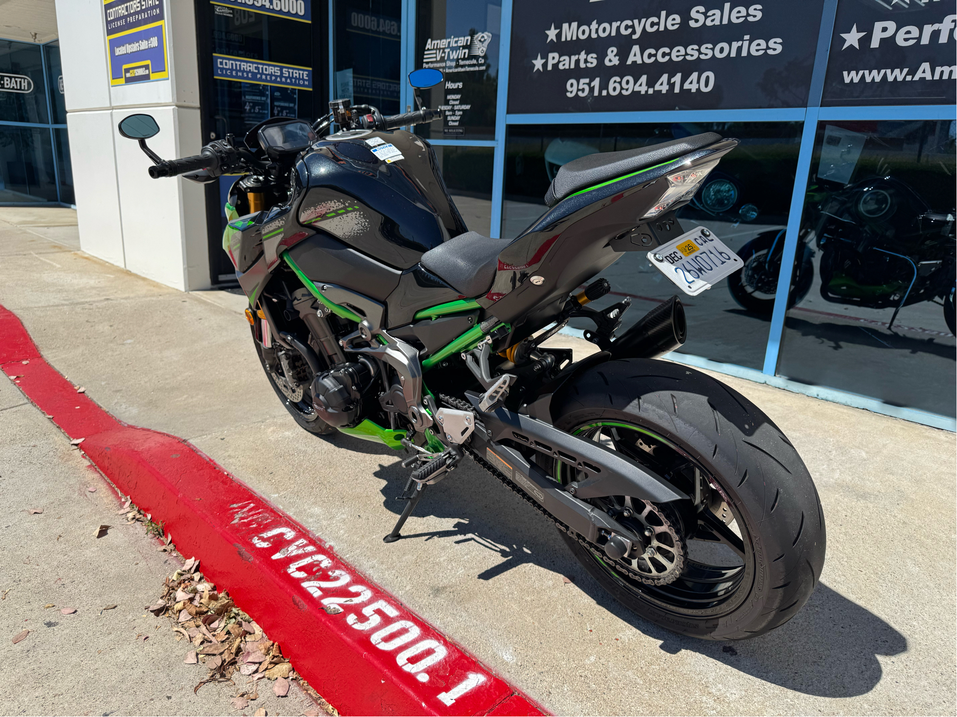 Used 2024 Kawasaki Z900 SE ABS Metallic Spark Black / Metallic