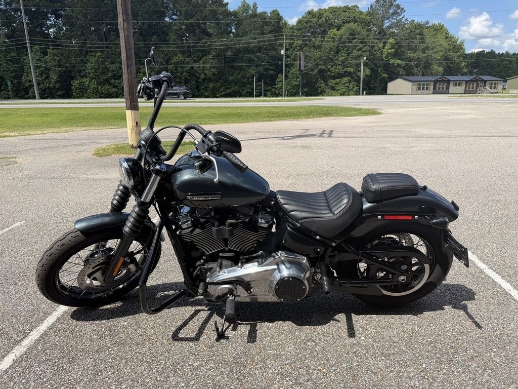 2025 Harley-Davidson Street Bob® 5