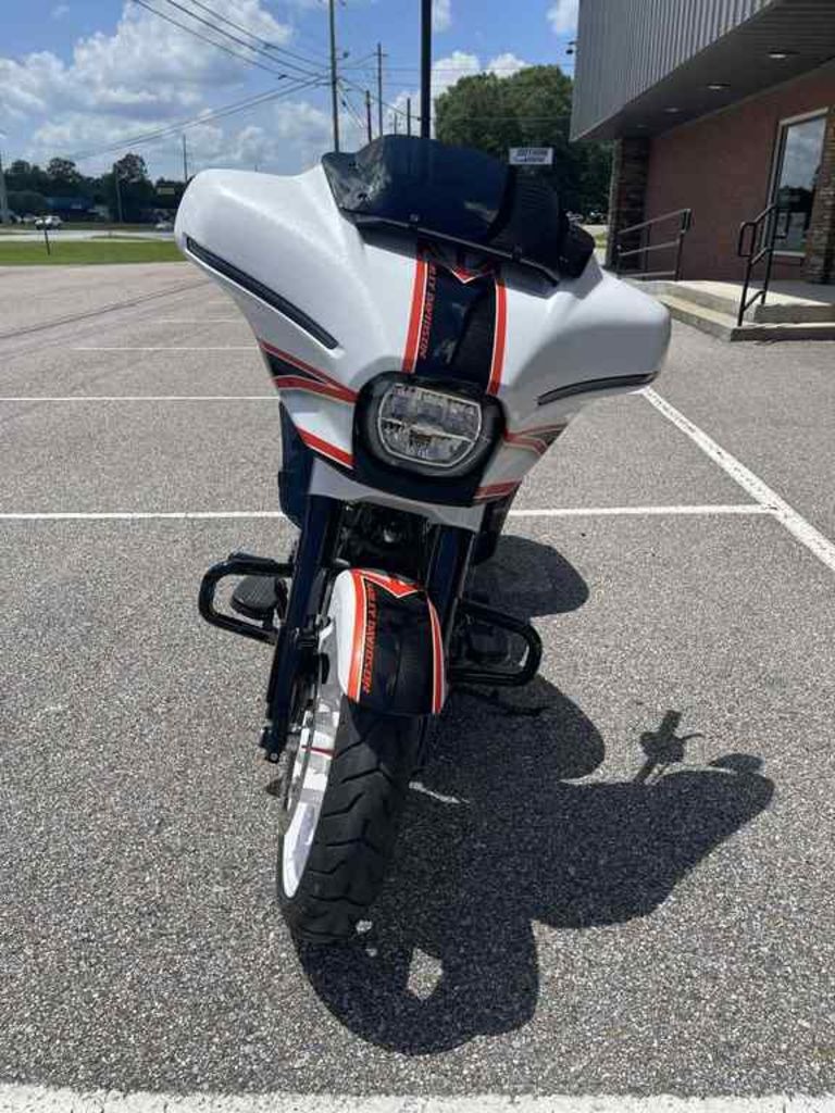 2024 Harley-Davidson Street Glide® 8