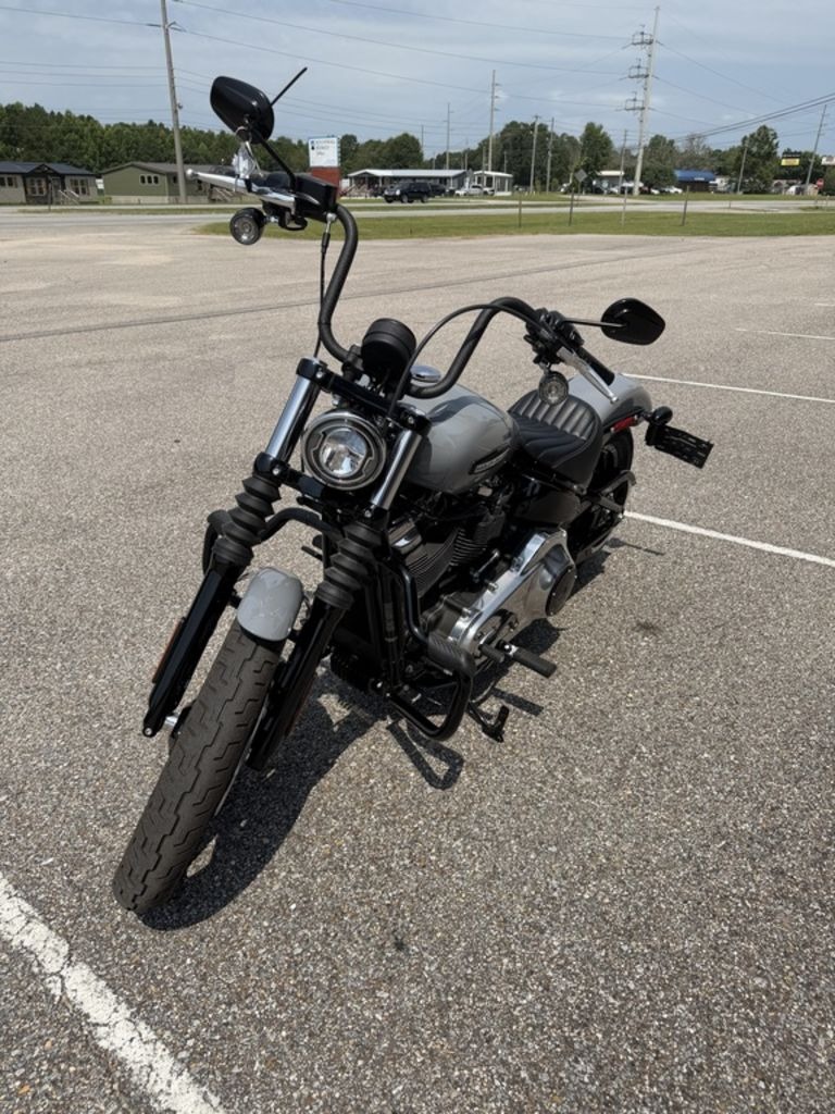 2026 Harley-Davidson Street Bob® 6