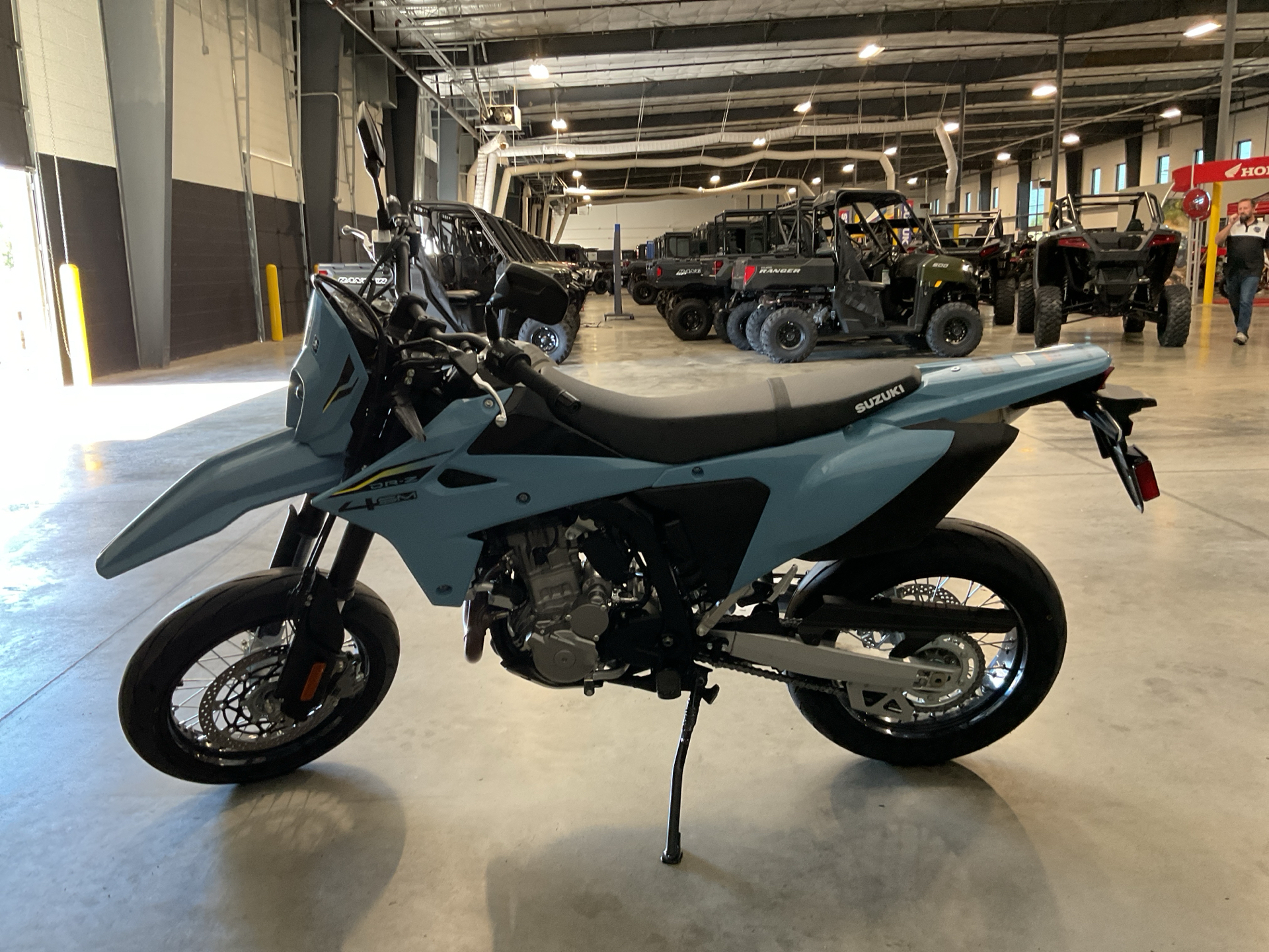 シロクマ New 2025 Suzuki DR-Z4SM, Lebanon TN | Specs, Price, Photos | Sky