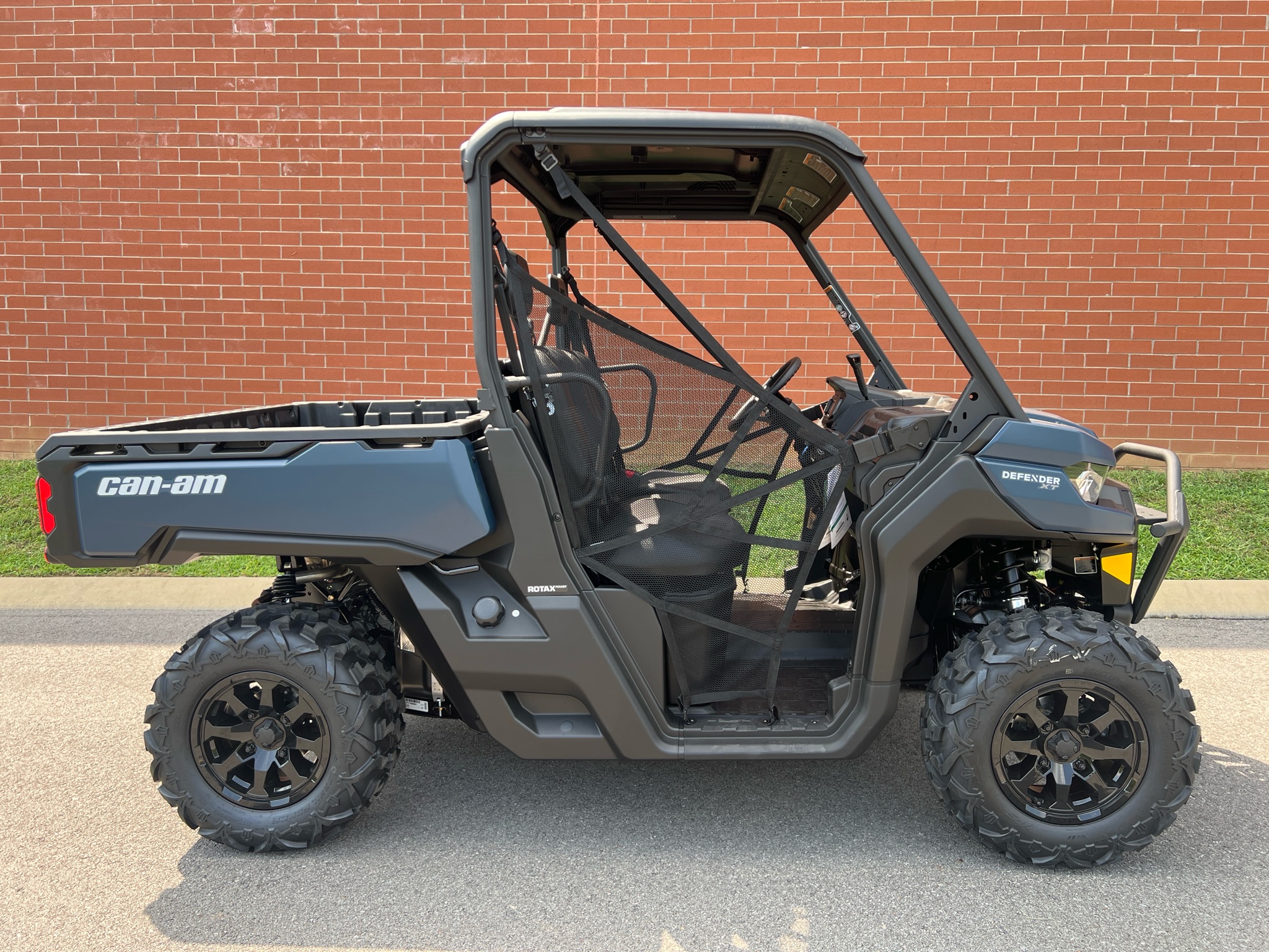 2026 Can-Am Defender XT HD9