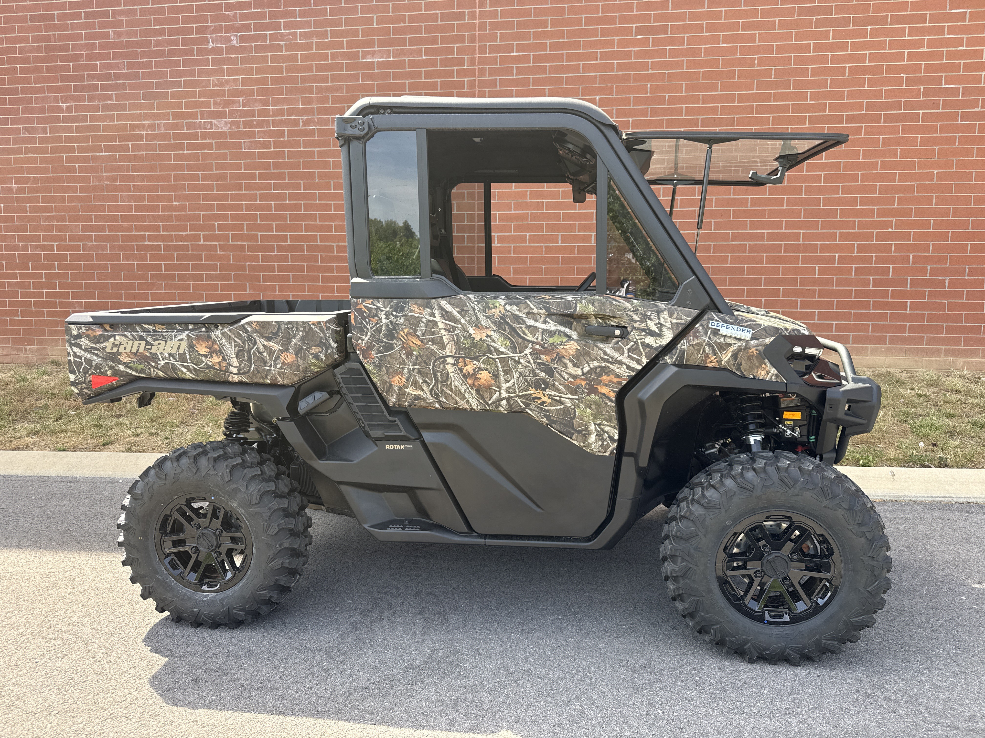 2026 Can-Am Defender Limited HD11