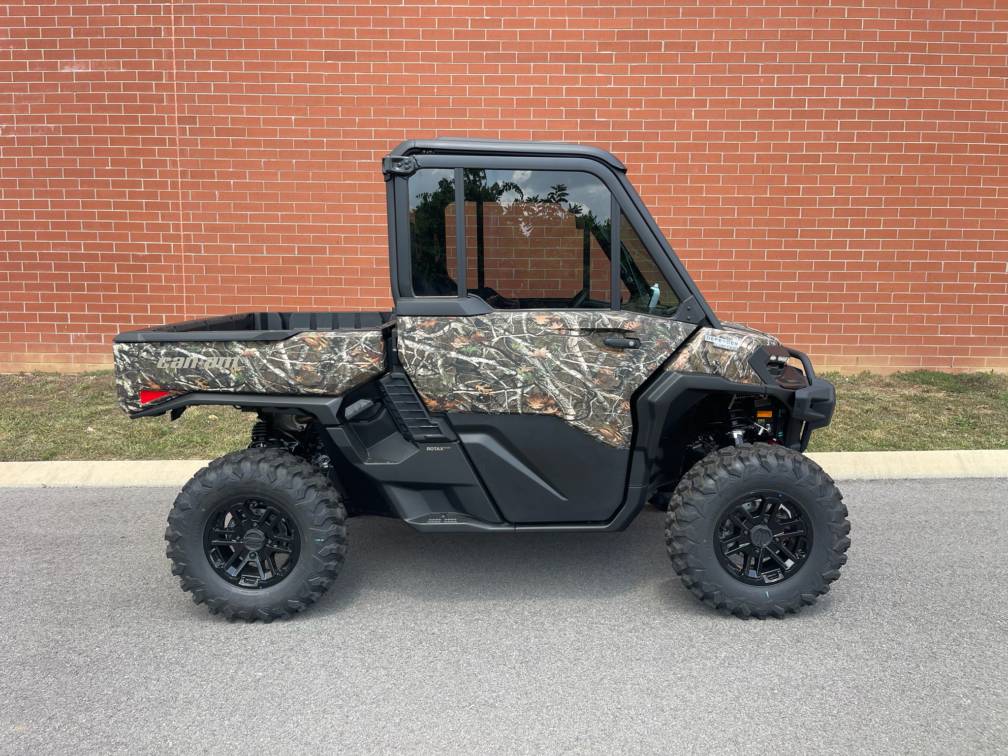 2026 Can-Am Defender Limited HD11