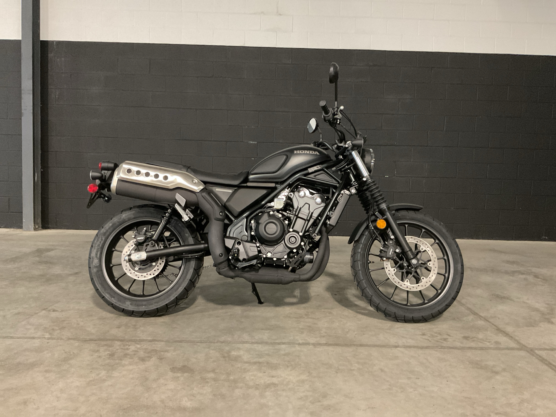 New 2025 Honda SCL500, Lebanon TN | Specs, Price, Photos | Matte