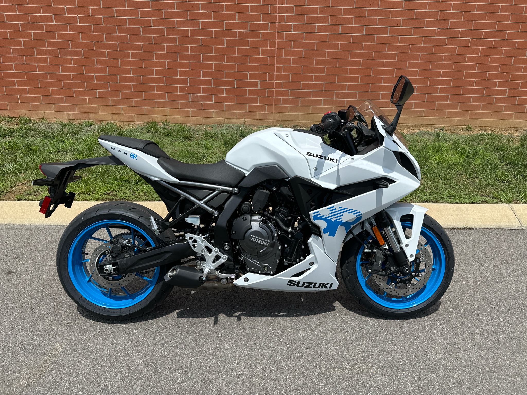 2026 Suzuki GSX-8R 1