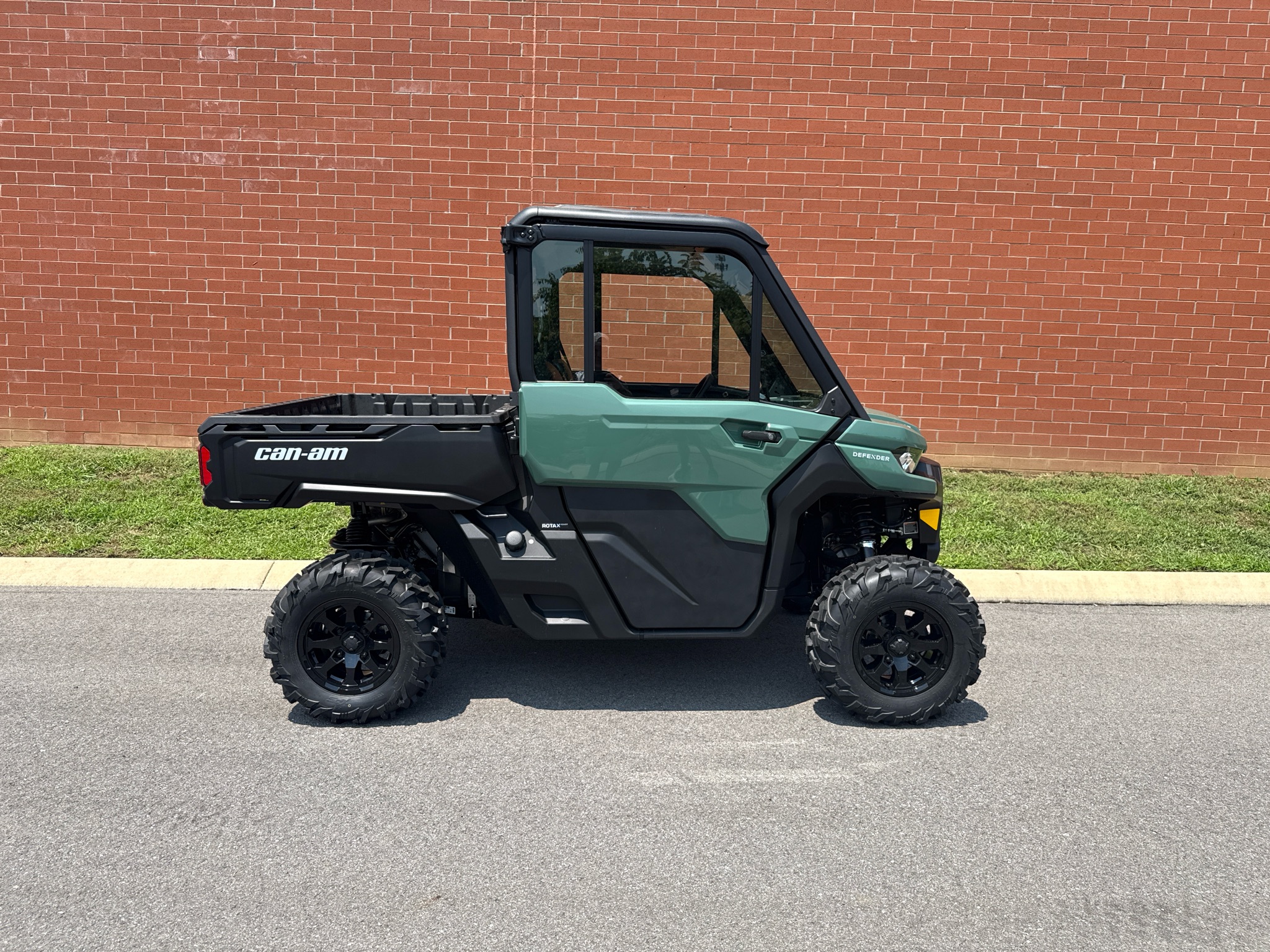 2026 Can-Am Defender DPS CAB HD10