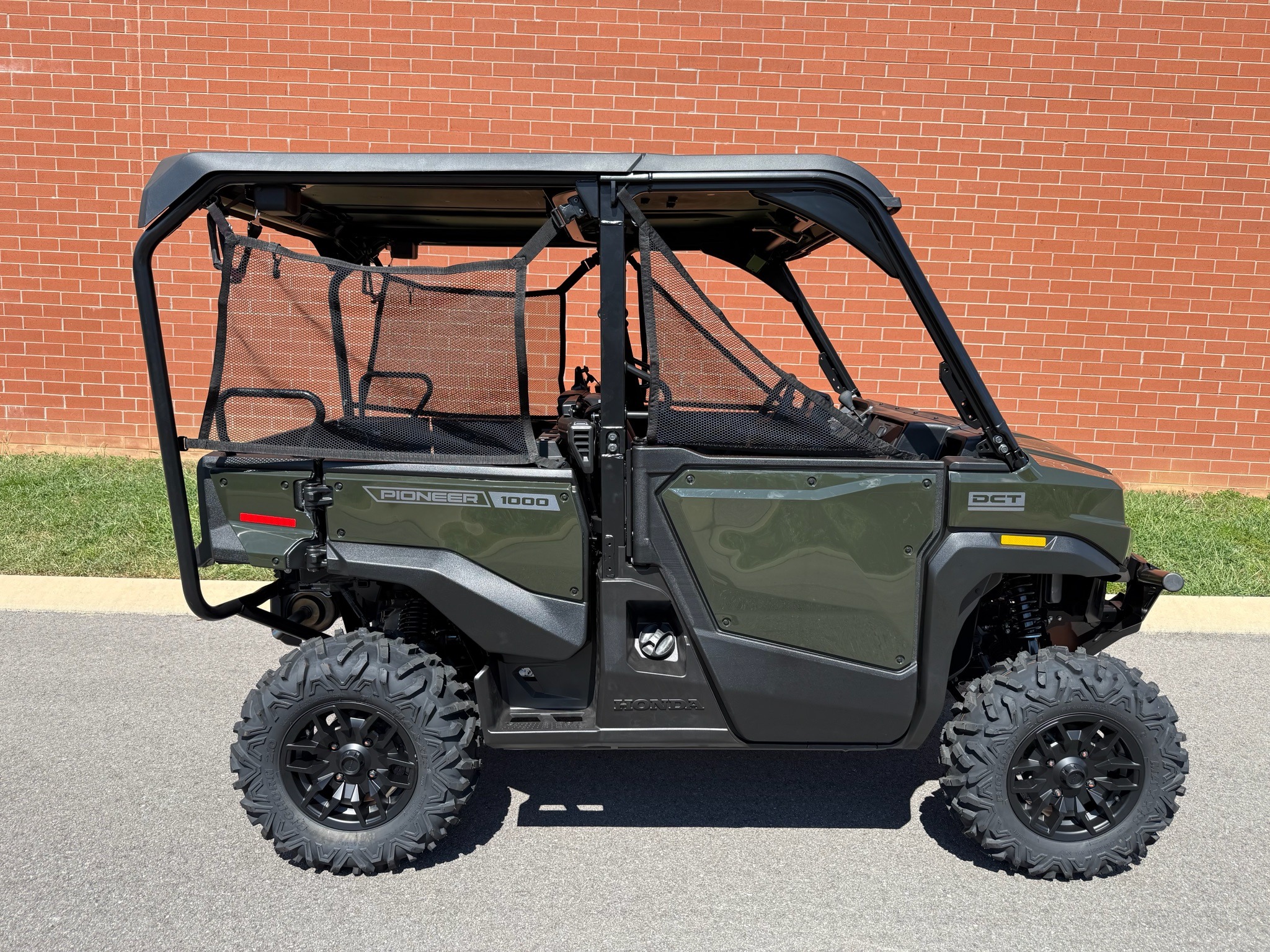 2026 Honda Pioneer 1000-5 Deluxe 1