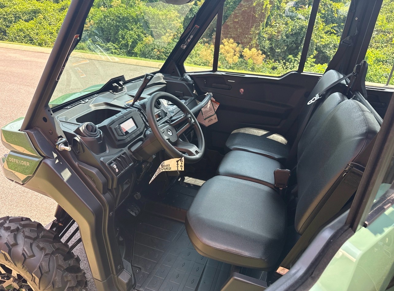 2026 Can-Am™ Defender MAX DPS CAB HD10 5