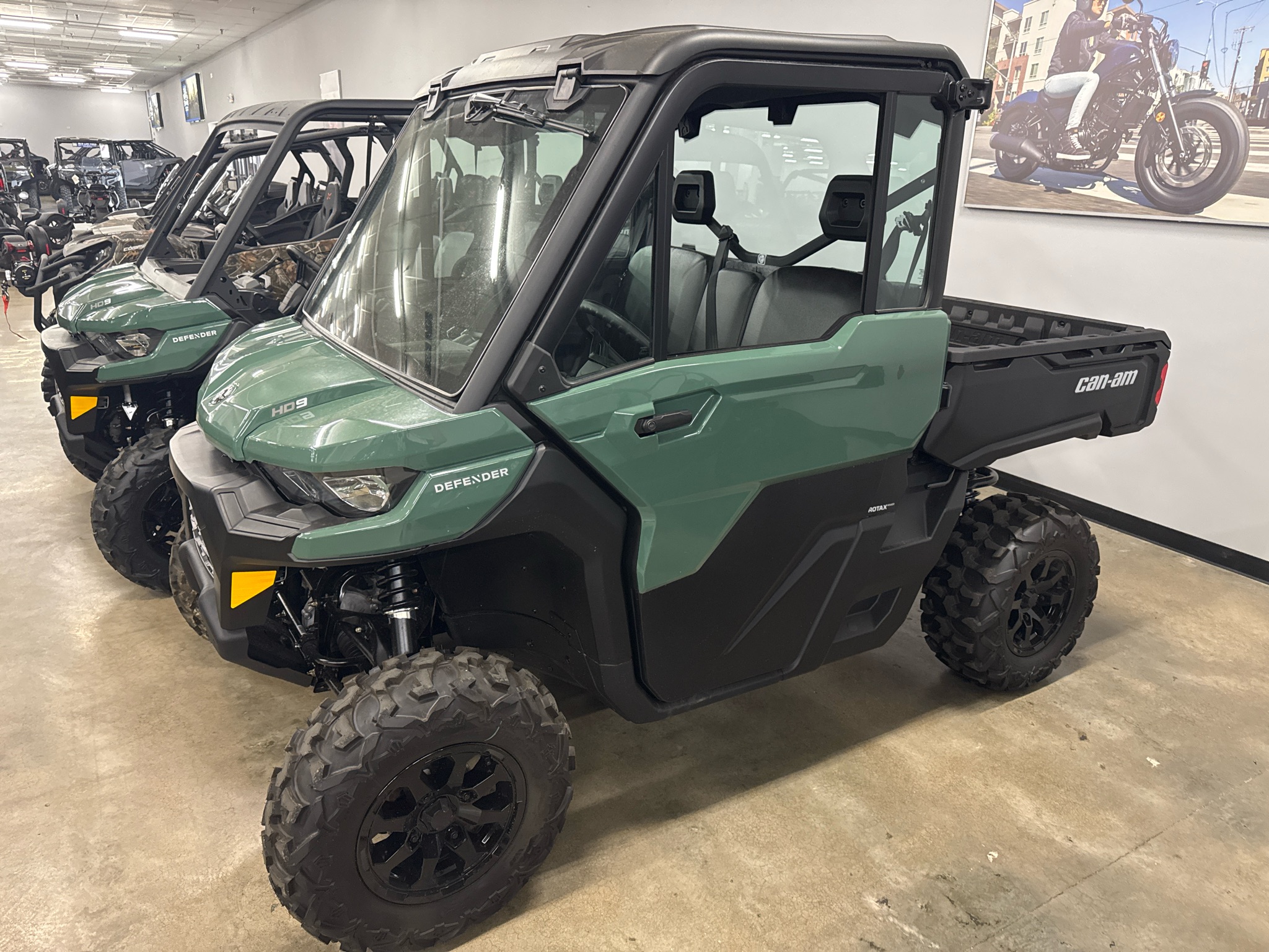 2026 Can-Am™ Defender DPS CAB 1