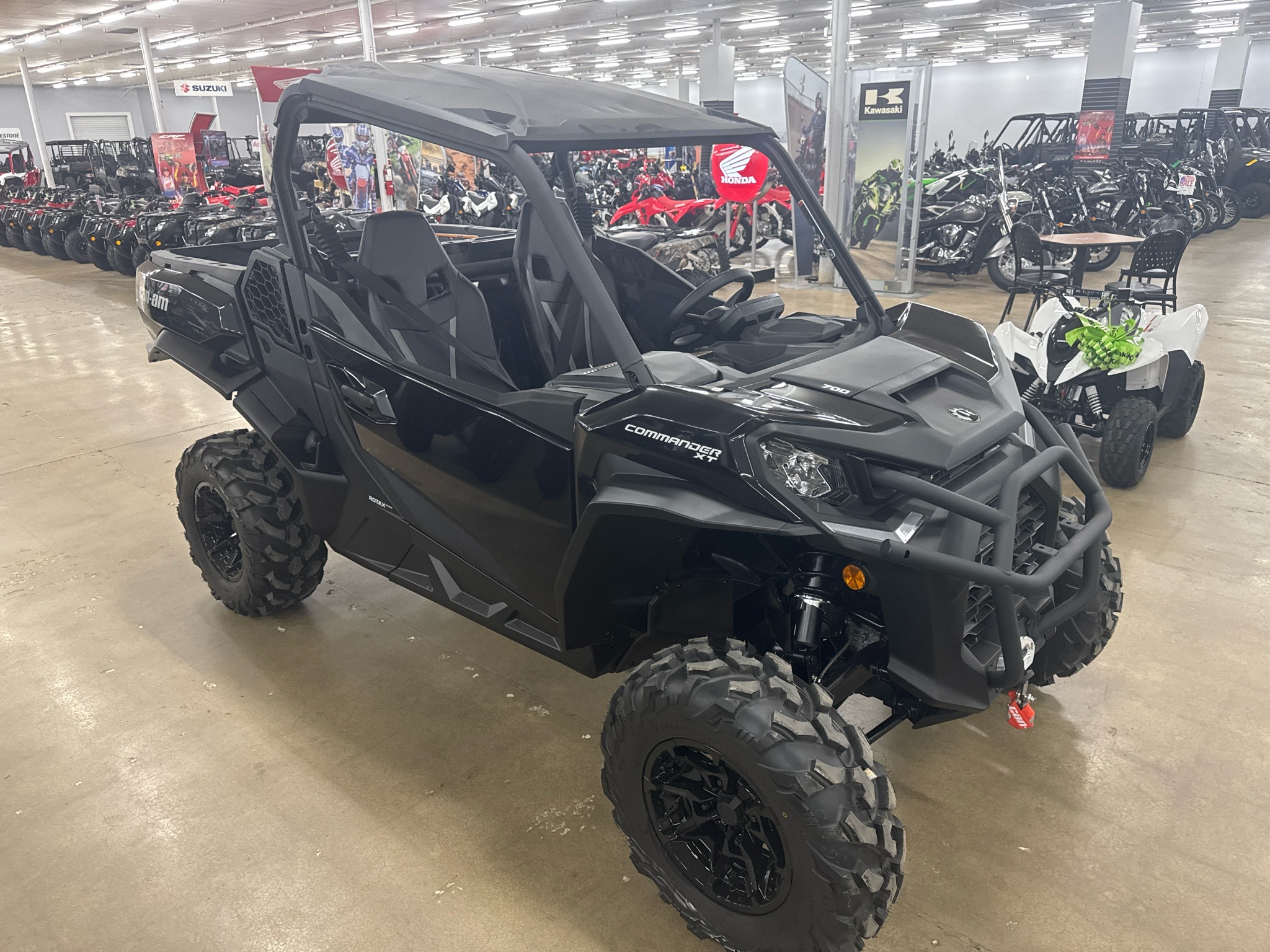2026 Can-Am Commander XT 700