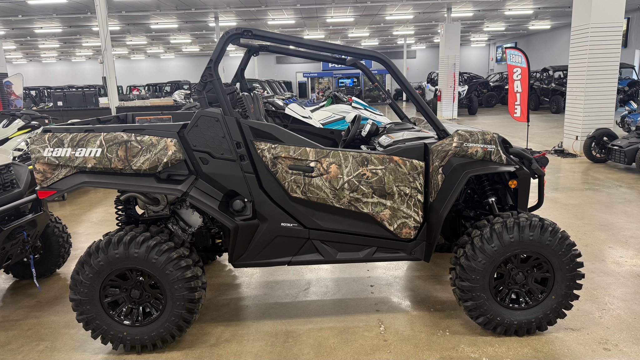 2026 Can-Am™ Commander X MR 2